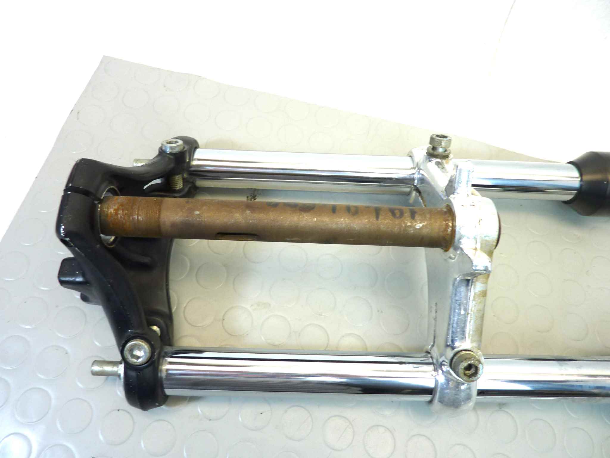 Forcella anteriore Moto Guzzi V35 II serie - immagine 4