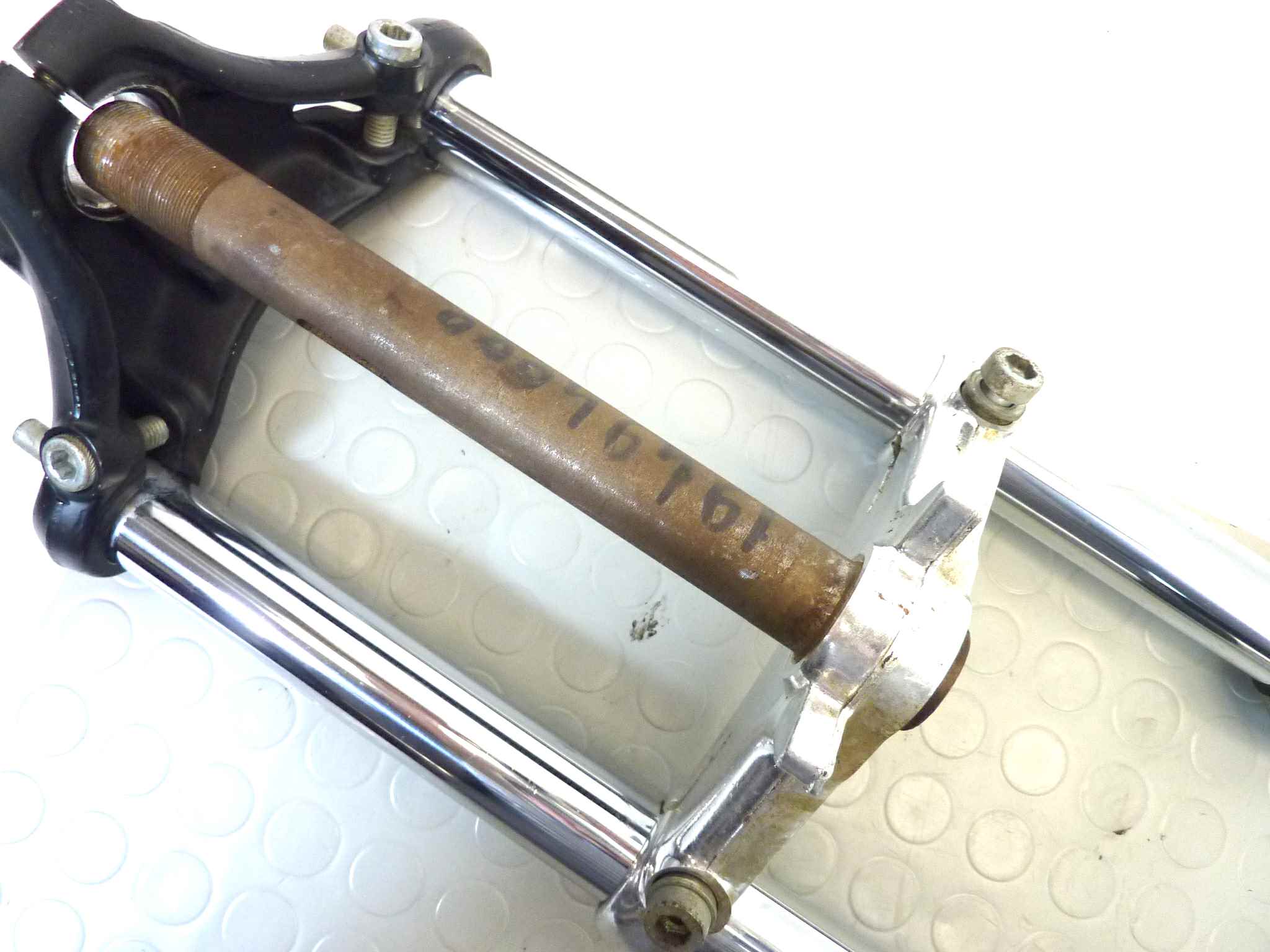 Forcella anteriore Moto Guzzi V35 II serie - immagine 10