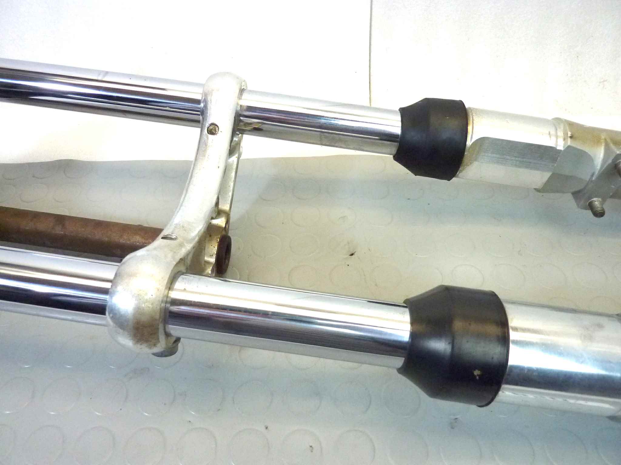 Forcella anteriore Moto Guzzi V35 II serie - immagine 12