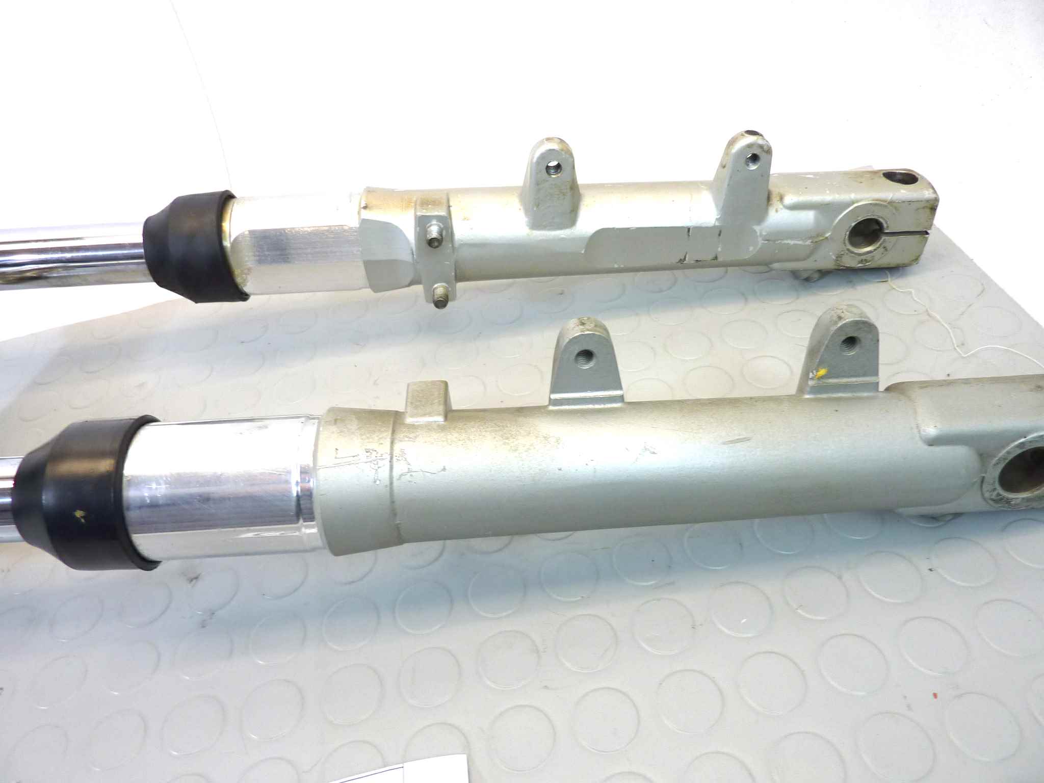 Forcella anteriore Moto Guzzi V35 II serie - immagine 13