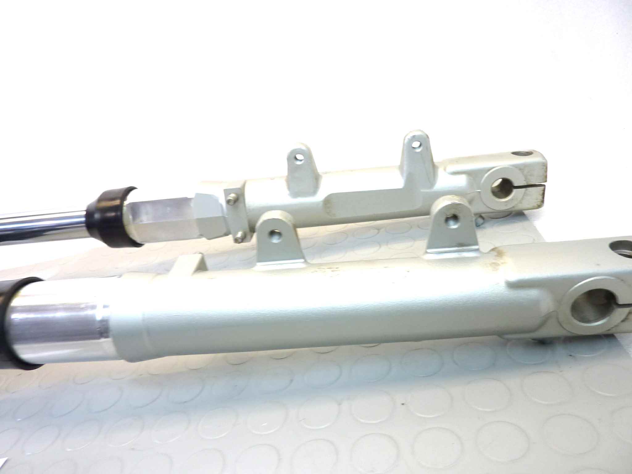 Forcella anteriore Moto Guzzi V35 II serie - immagine 17