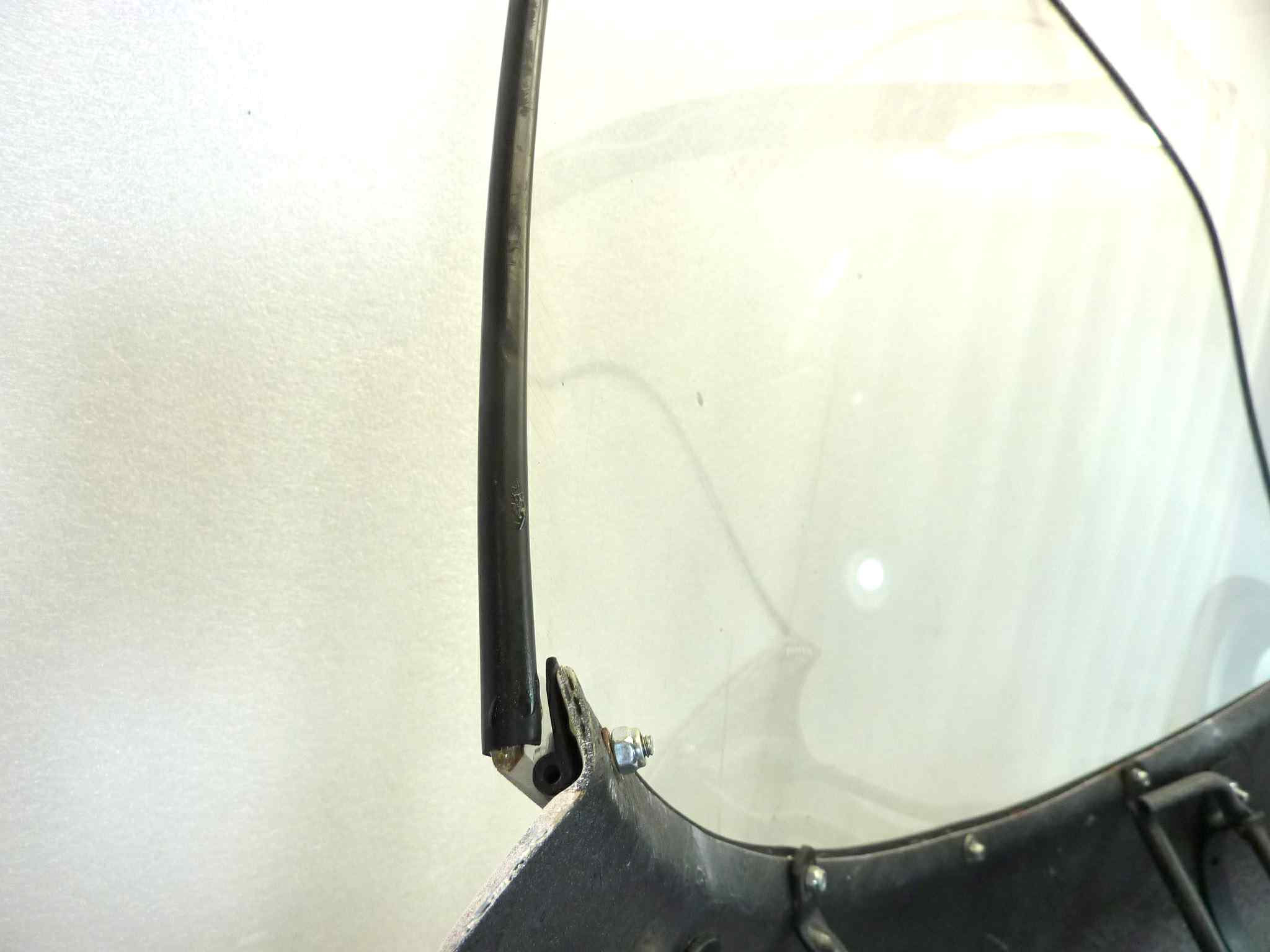 Cupolino plexiglass Guzzi V7 700 V7 Special con staffe NUOVO Fondo di magazzino Leggi descrizione - immagine 18