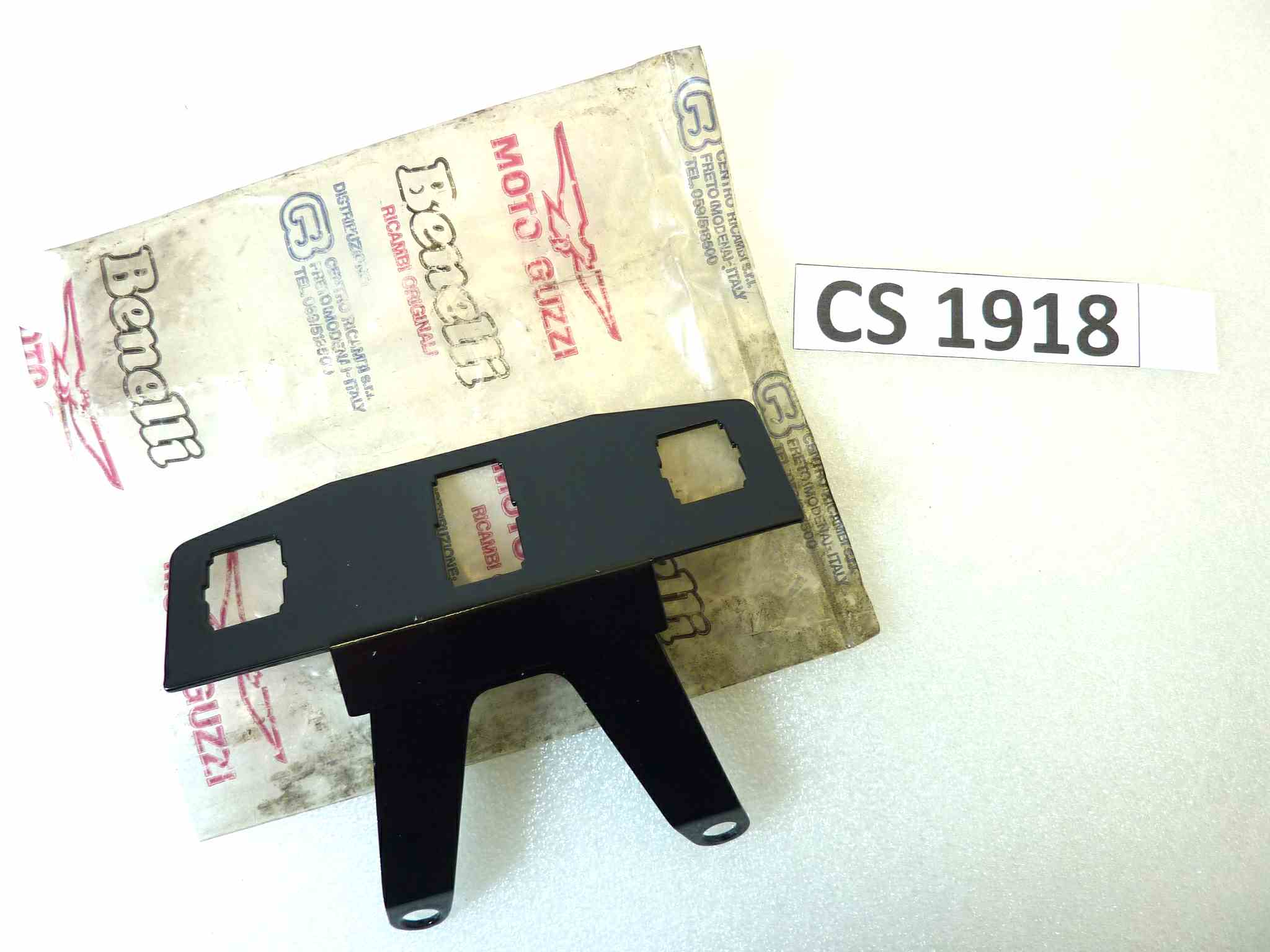 Staffa cablaggi cruscotto Guzzi 850 T5 Le Mans 1000 cod 28749760 strumentazione NUOVO Fondo di magazzino Leggi descrizione