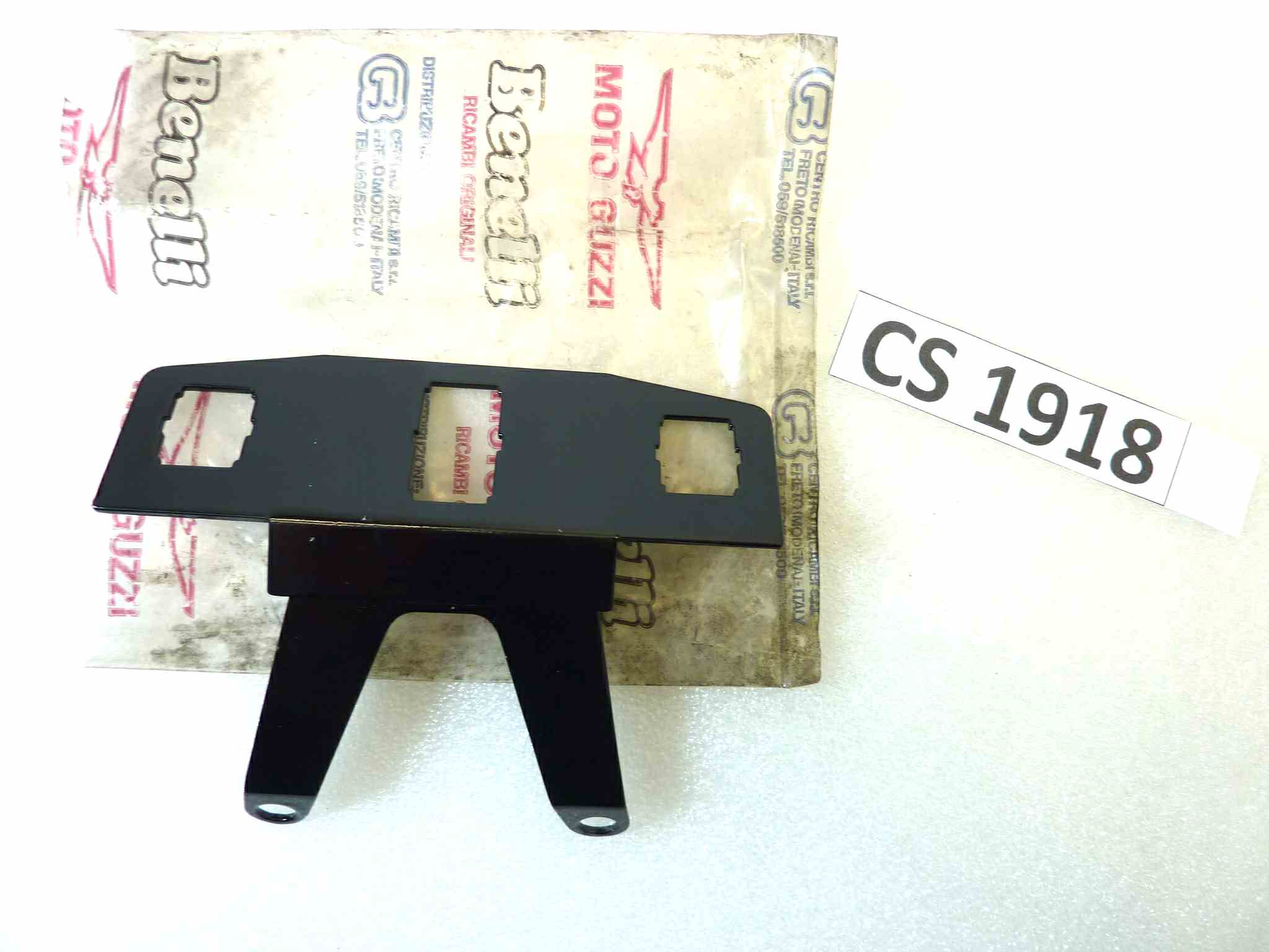 Staffa cablaggi cruscotto Guzzi 850 T5 Le Mans 1000 cod 28749760 strumentazione NUOVO Fondo di magazzino Leggi descrizione - immagine 2