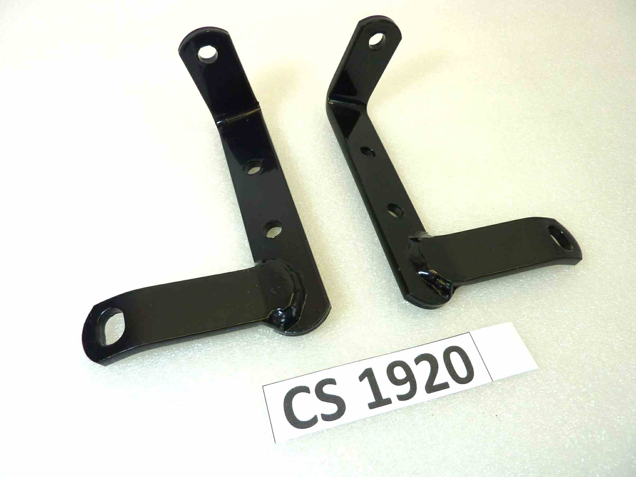 Coppia staffe parabrezza Guzzi California 1000 II cod 29506900 sx 29506800 dx NUOVO Fondo di magazzino Leggi descrizione