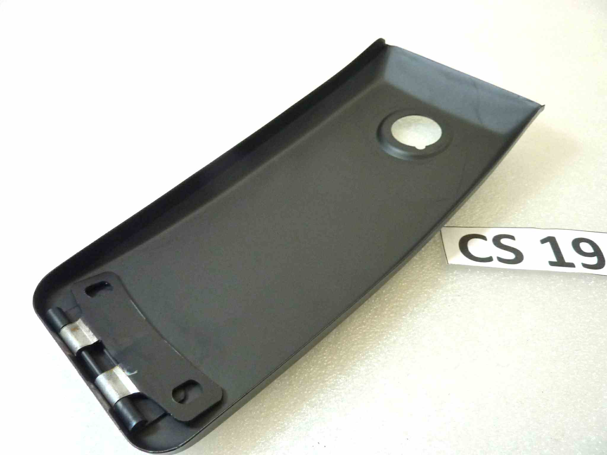 Coperchio serbatoio Guzzi Le Mans 1000 nero opaco cod 28104091 sportellino NUOVO Fondo di magazzino Leggi descrizione - immagine 6