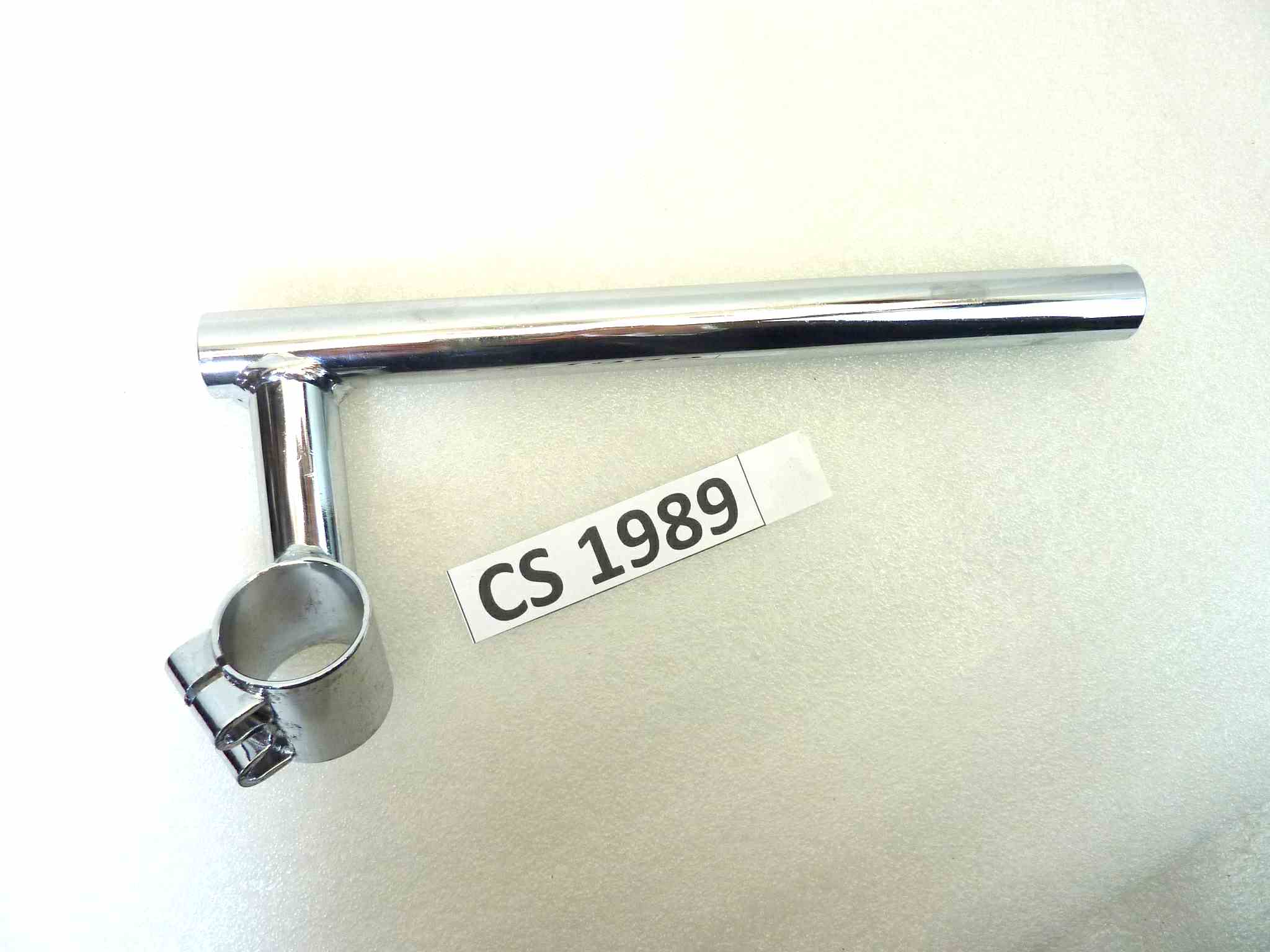 Semimanubrio destro Guzzi V35 Imola V50 Monza diametro stelo a riposo 31 mm diametro semimanubrio 22,15 mm dx cod 196000635 NUOVO Fondo di magazzino Leggi descrizione - immagine 2