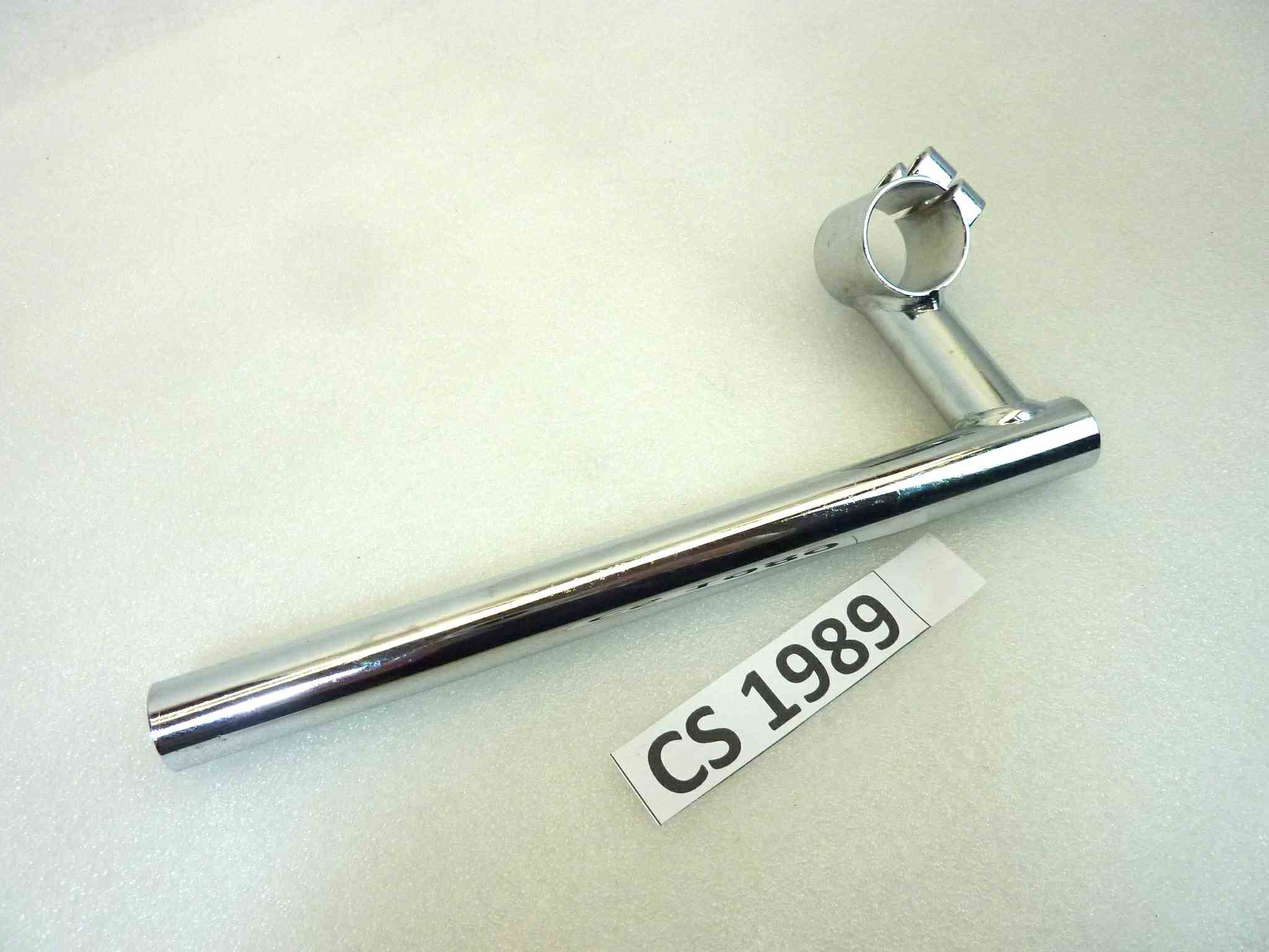 Semimanubrio destro Guzzi V35 Imola V50 Monza diametro stelo a riposo 31 mm diametro semimanubrio 22,15 mm dx cod 196000635 NUOVO Fondo di magazzino Leggi descrizione - immagine 6