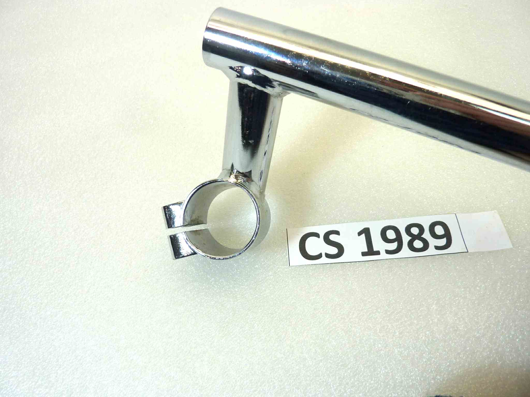 Semimanubrio destro Guzzi V35 Imola V50 Monza diametro stelo a riposo 31 mm diametro semimanubrio 22,15 mm dx cod 196000635 NUOVO Fondo di magazzino Leggi descrizione - immagine 7