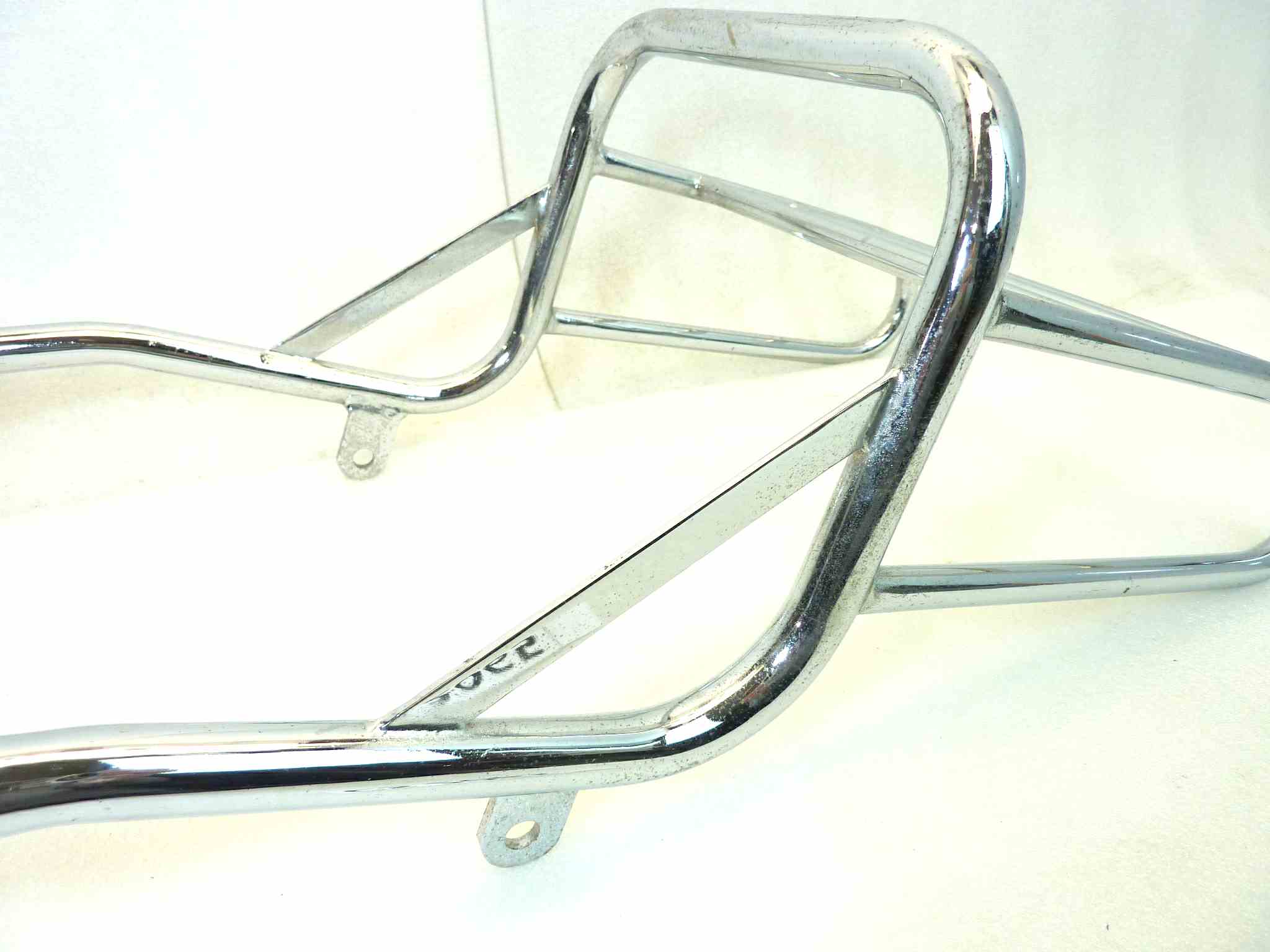 Portapacchi Guzzi lungh tot 58 cm larghezza attacchi anteriore 28,5 cm larghezza attacchi posteriore 25,5 cm - immagine 4