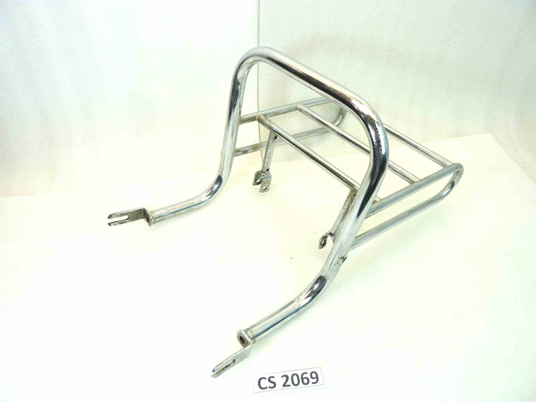 Portapacchi Moto Guzzi lungh tot 50 cm larghezza attacchi anteriori 29,5 cm interasse attacchi posteriori 18,5 cm