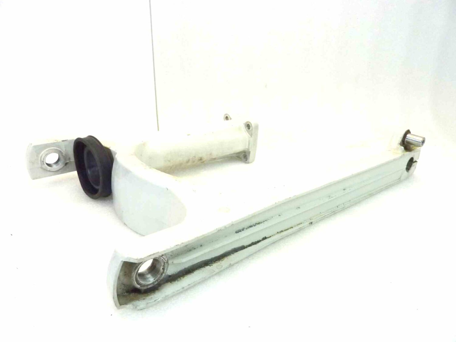 Forcellone posteriore bianco Guzzi V35 II V50 III PA vigili interasse 41 cm cod 19540200 - immagine 9