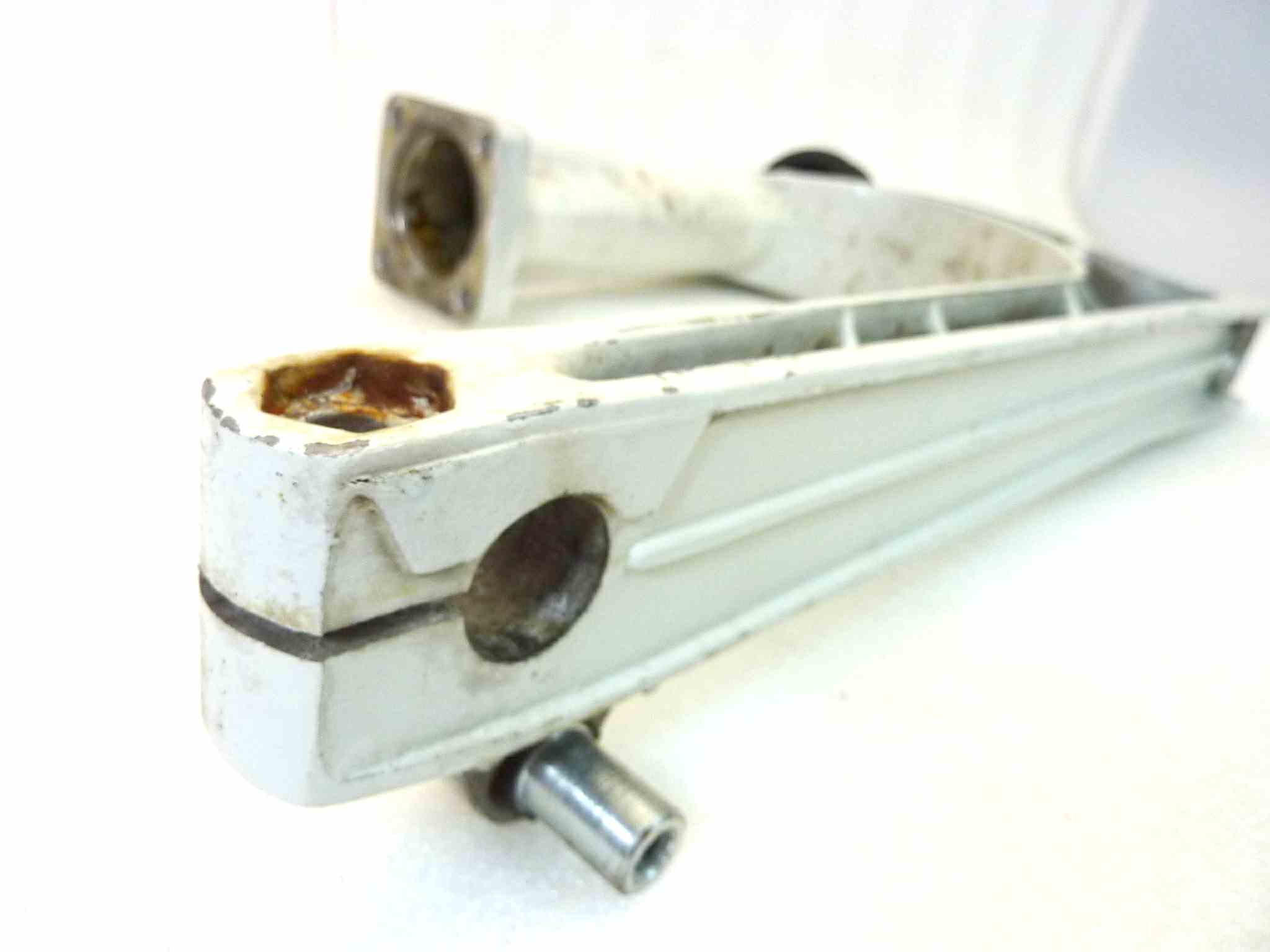 Forcellone posteriore bianco Guzzi V35 II V50 III PA vigili interasse 41 cm cod 19540200 - immagine 13