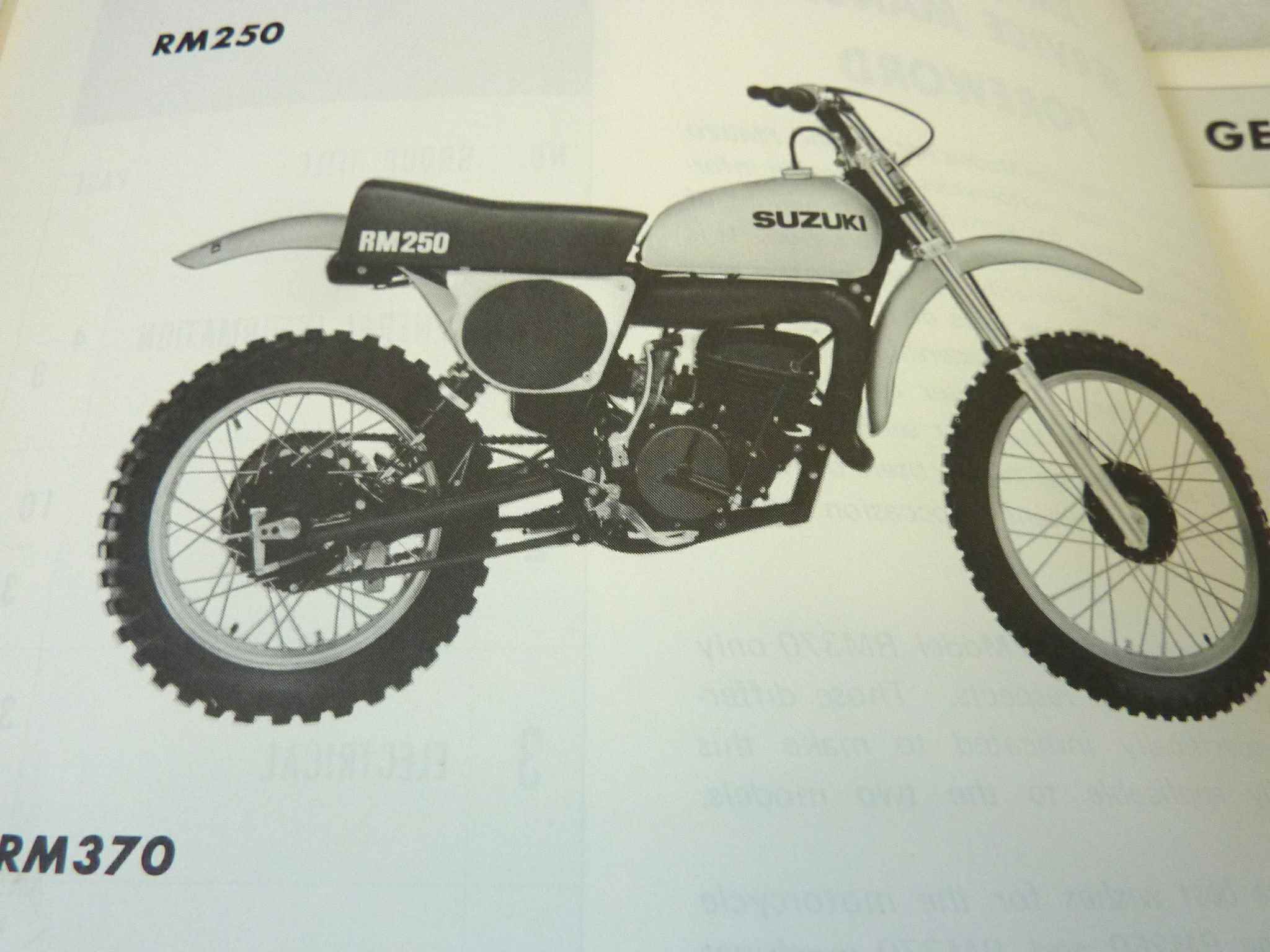 Manuale officina Suzuki RM250 370 Shop Manual ORIGINALE eng - Motorcycle service Manual WORKSHOP riparazione dim 25,5 x 18 cm - immagine 5
