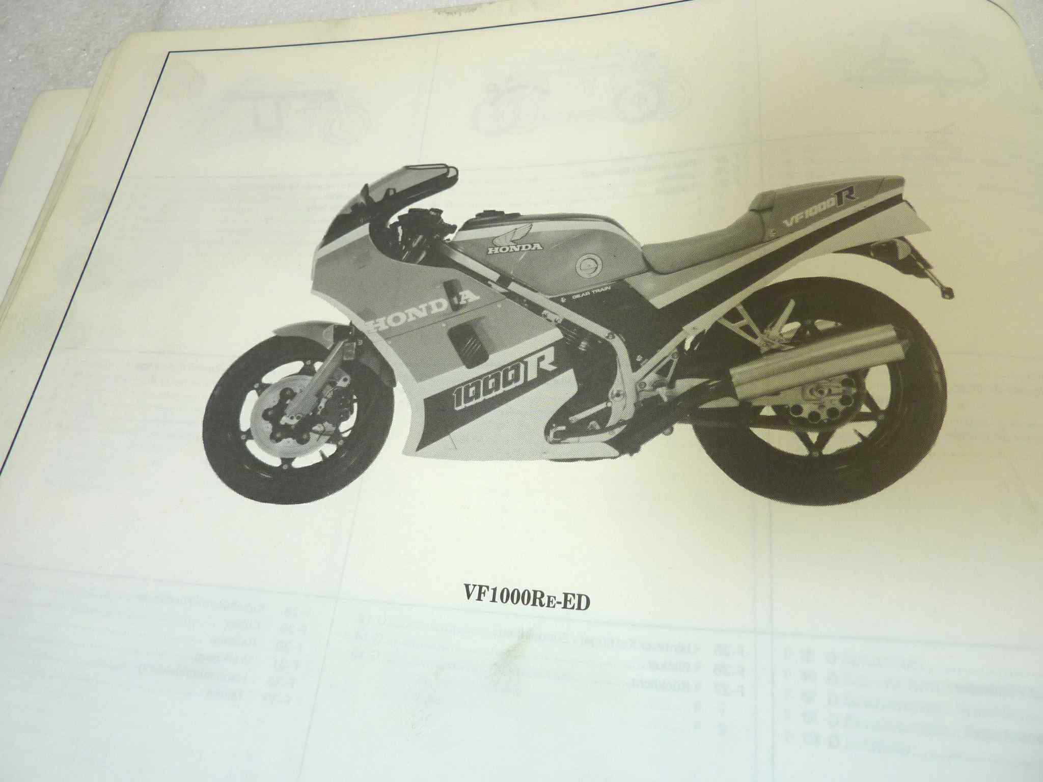 Catalogo parti ricambio Honda VF1000R ricambi ORIGINALE eng fra ger Parts Catalog dim 21,5 x 28 cm - immagine 6