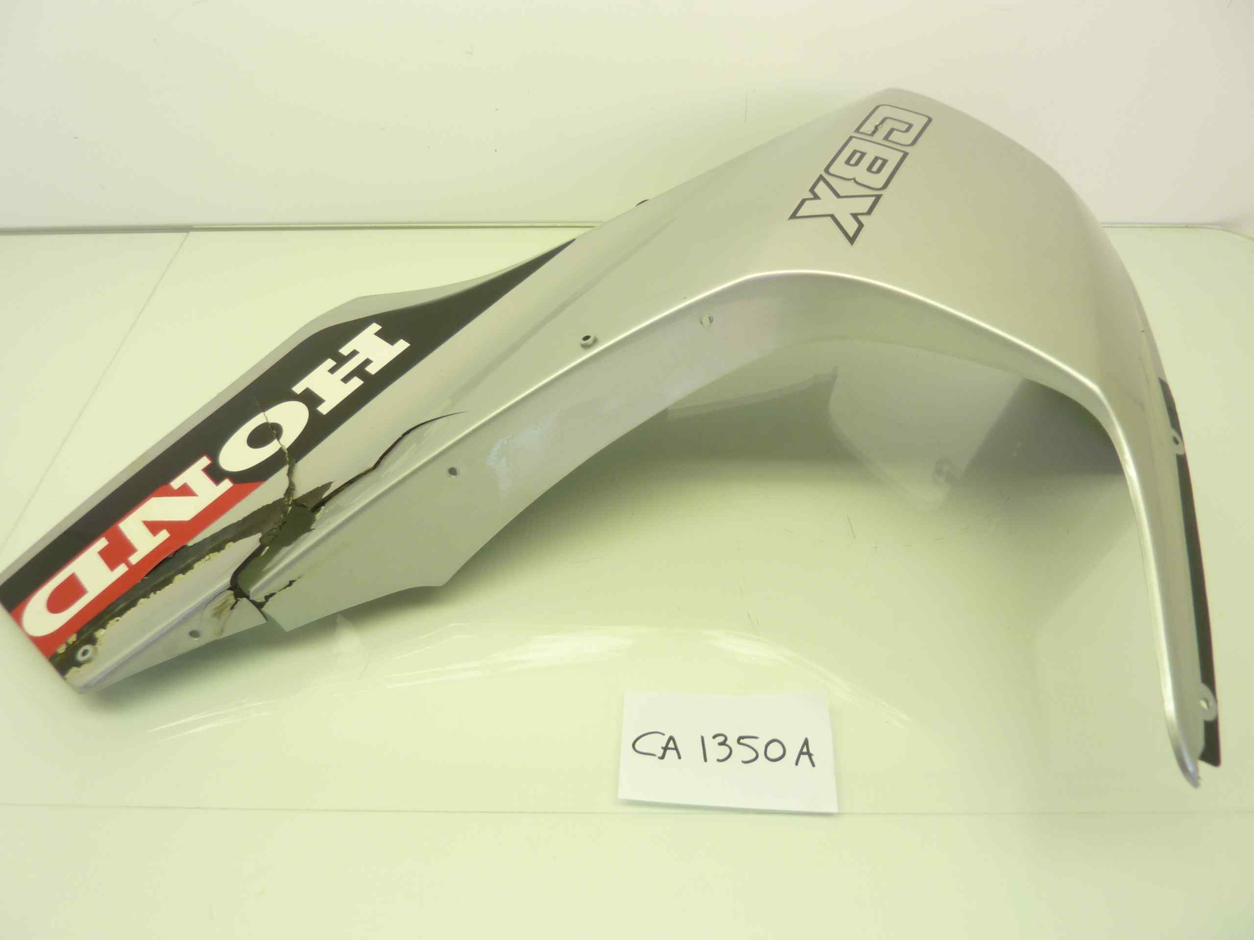 HONDA CBX 750 F 84-86 carena anteriore sinistra 64111 da riparare - immagine 2
