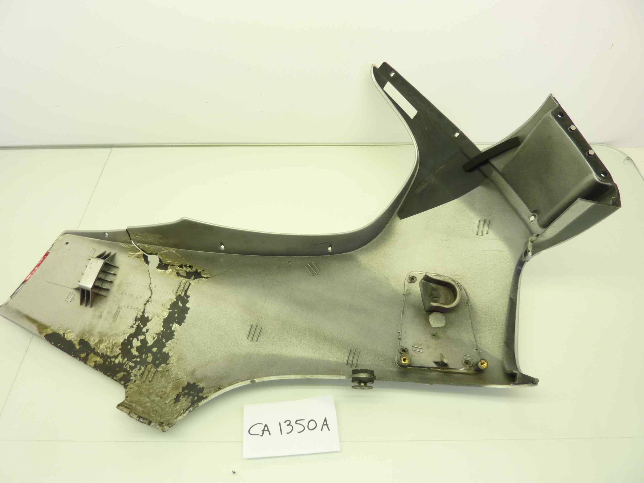 HONDA CBX 750 F 84-86 carena anteriore sinistra 64111 da riparare - immagine 5