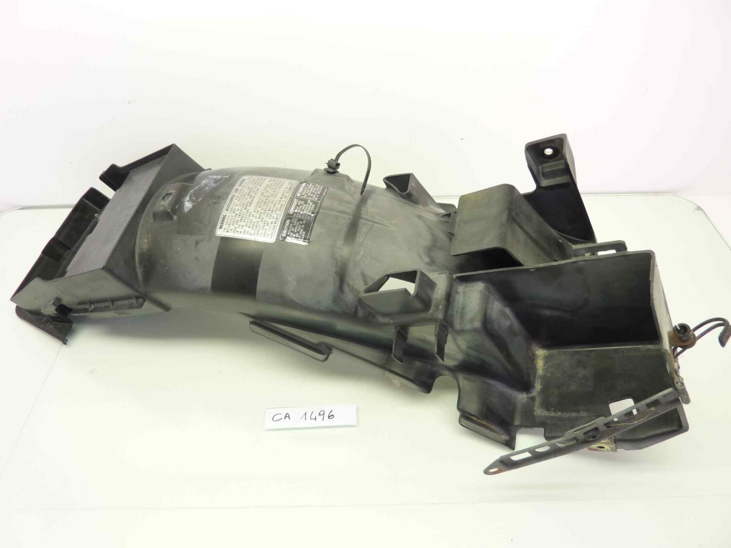 HONDA VFR 750 86-87 RC24 passaruota sottosella portabatteria - immagine 2