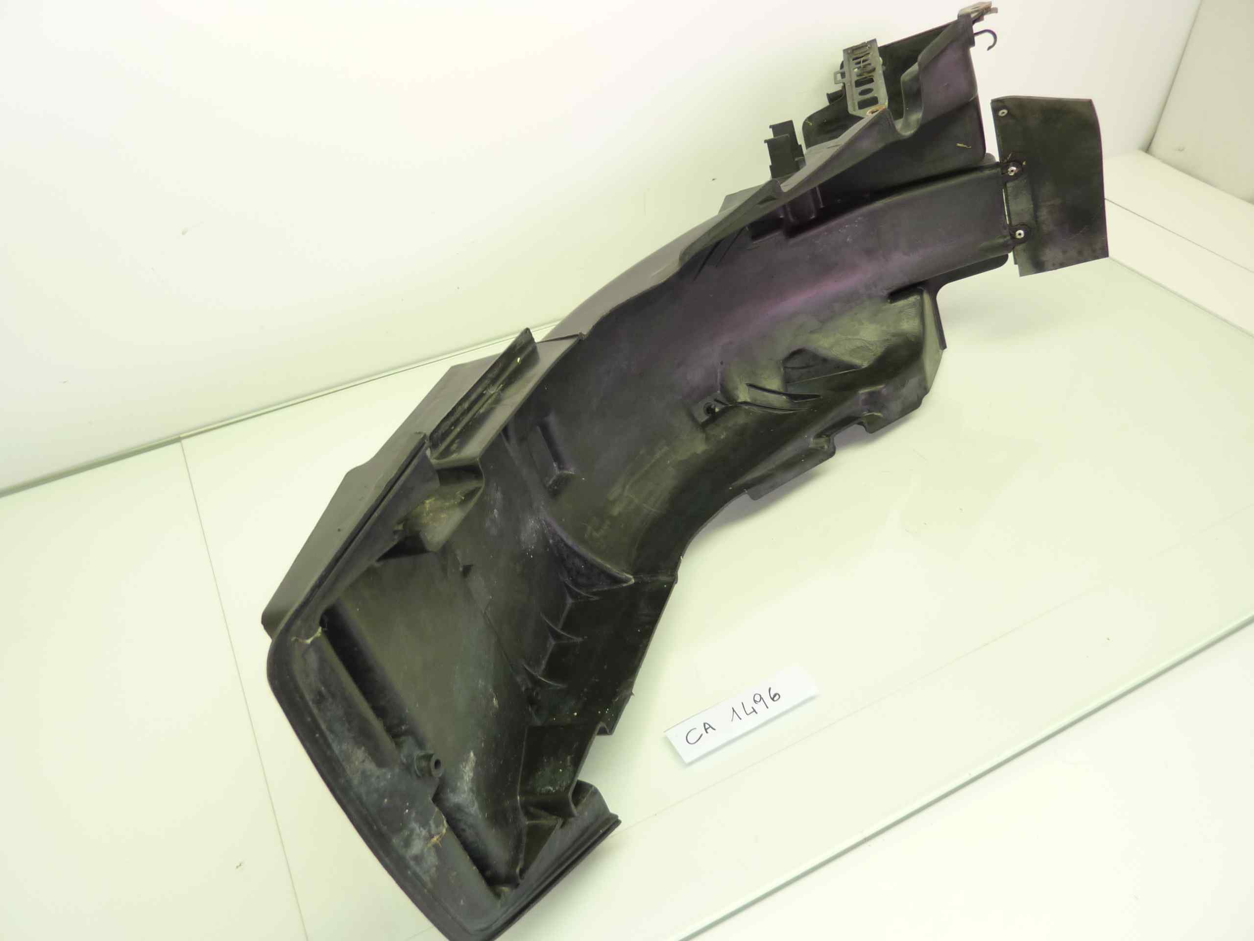 HONDA VFR 750 86-87 RC24 passaruota sottosella portabatteria - immagine 6