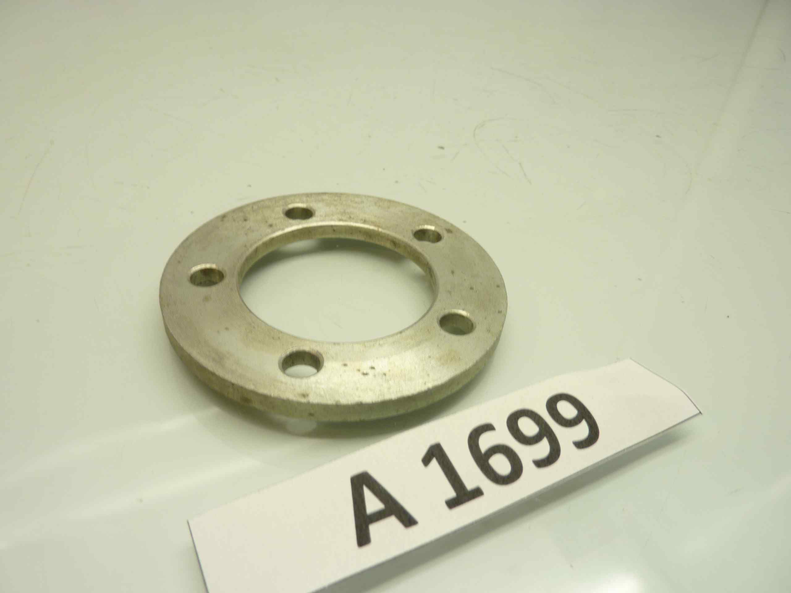 Distanziale flangia mozzo freno moto ciclomotore epoca diam est 80 mm - diam int 46 mm - interasse fori lateralmente 35,5 mm - altezza totale 5 mm - immagine 2