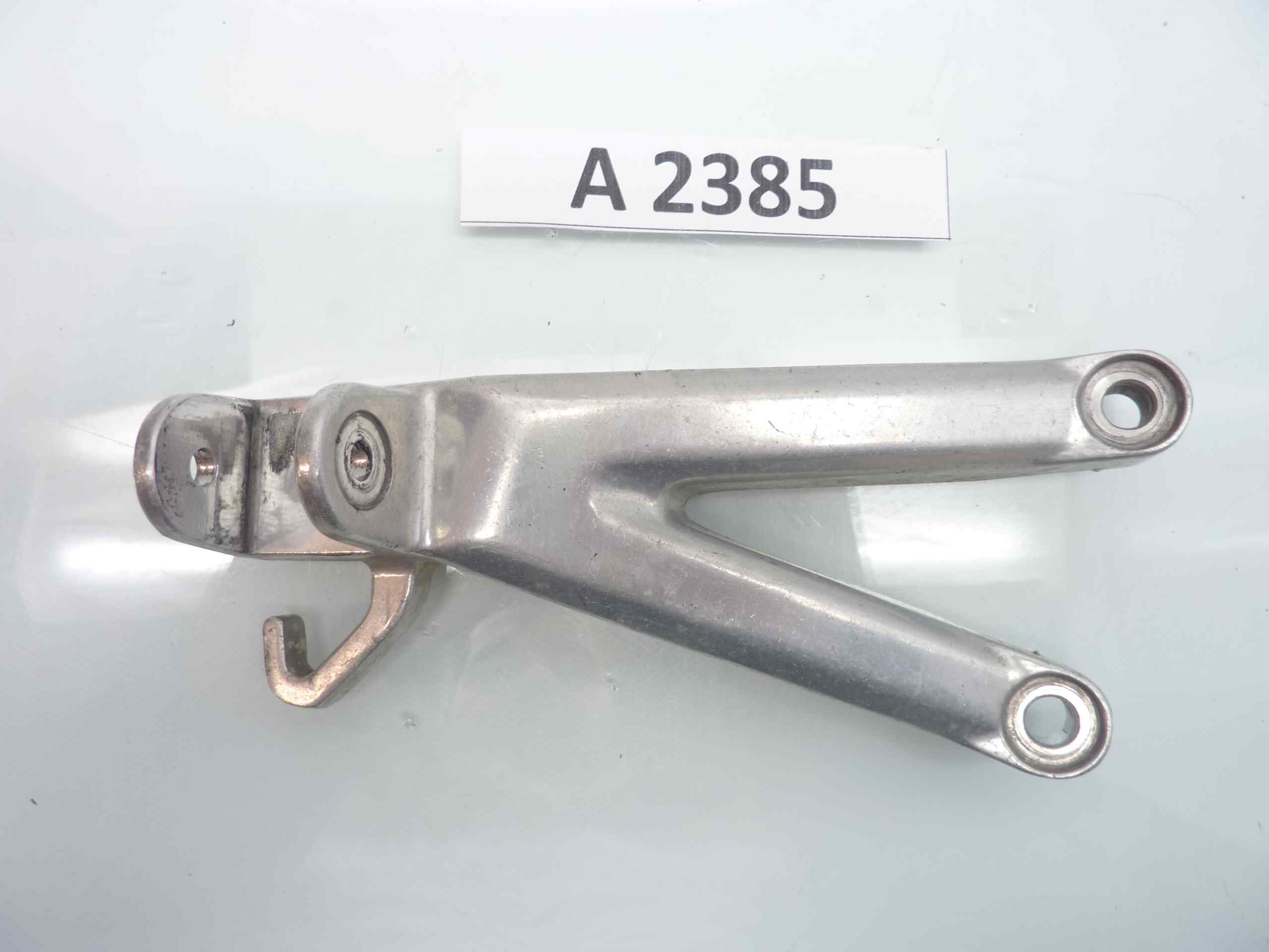 Yamaha YZF R6 00-03 staffa pedana poggiapiedi posteriore sinistra 5EB4