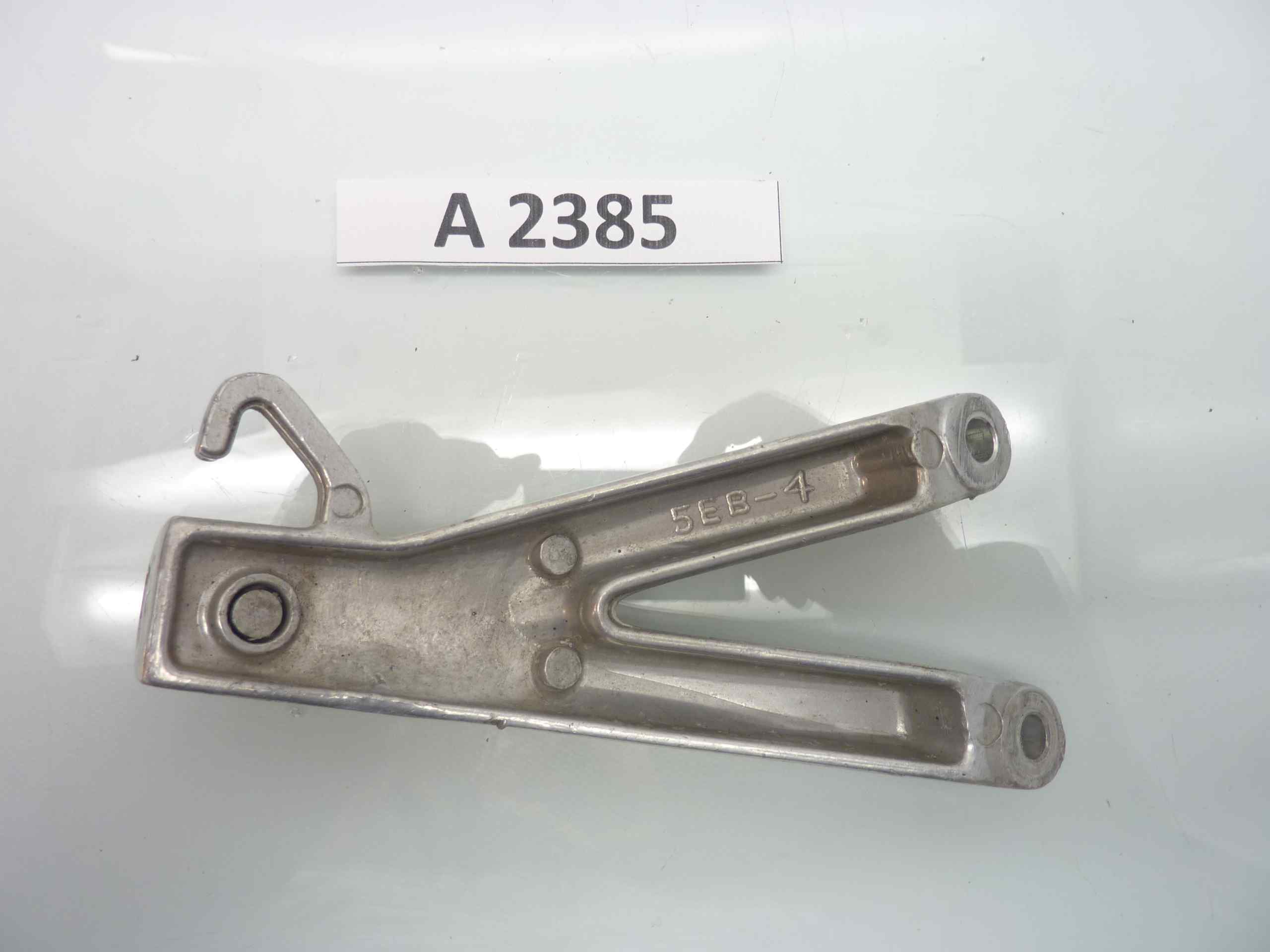 Yamaha YZF R6 00-03 staffa pedana poggiapiedi posteriore sinistra 5EB4 - immagine 3