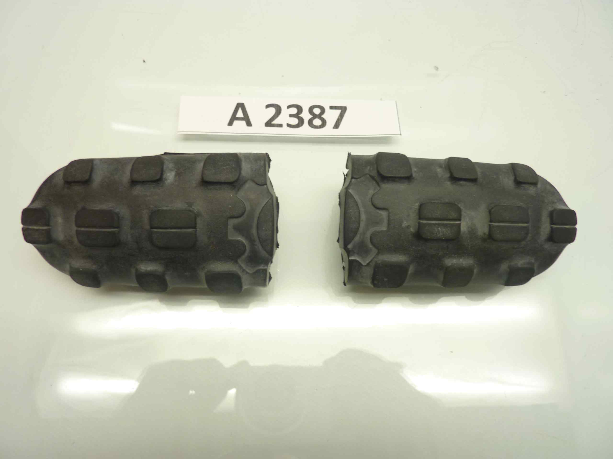 Cagiva vari modelli gomme poggiapiedi pedane cod 87202 nuove
