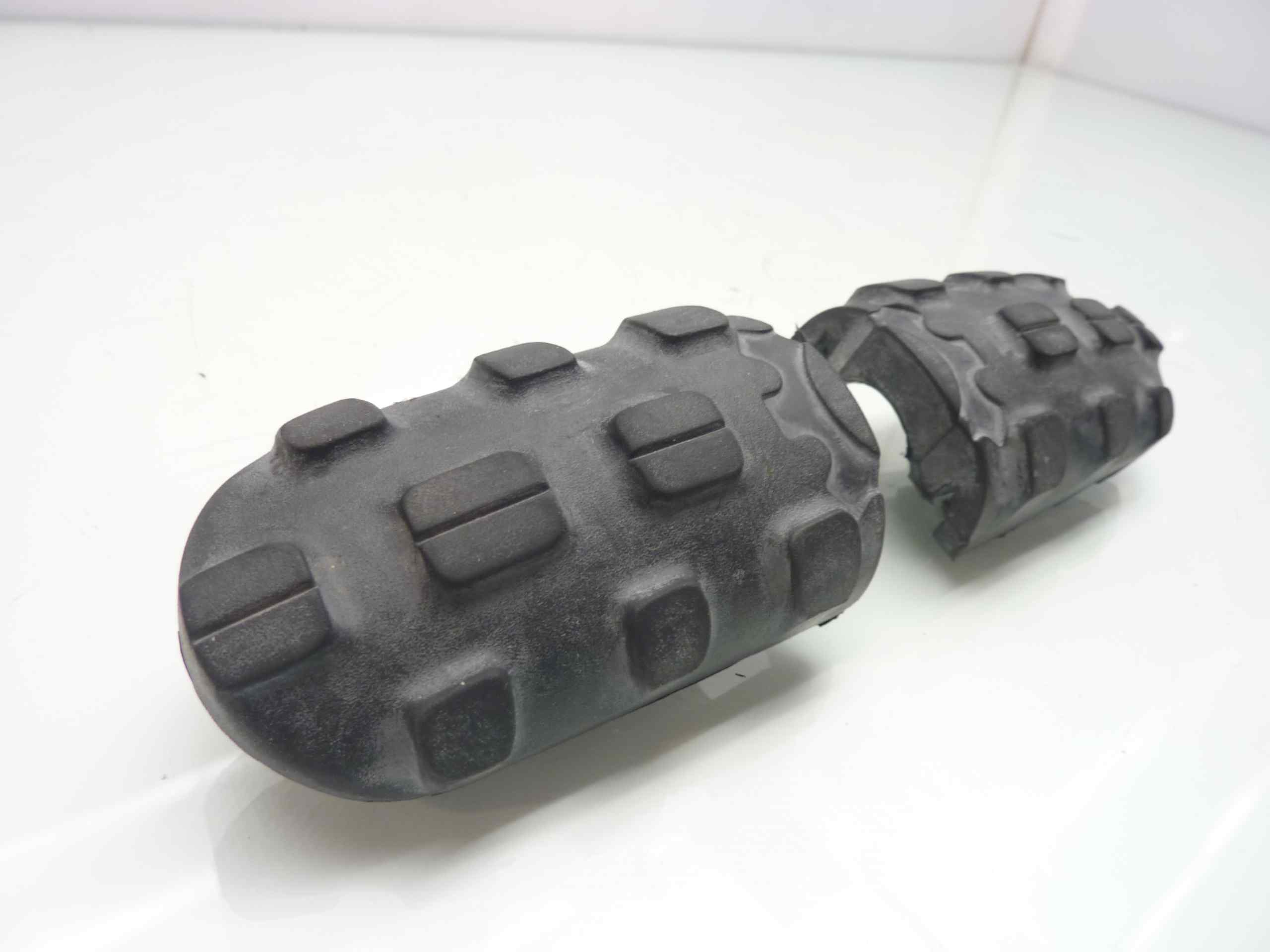 Cagiva vari modelli gomme poggiapiedi pedane cod 87202 nuove - immagine 2