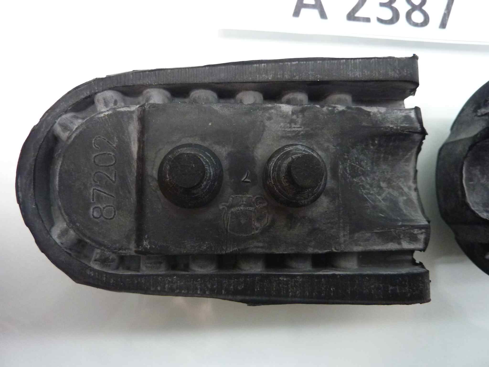 Cagiva vari modelli gomme poggiapiedi pedane cod 87202 nuove - immagine 4