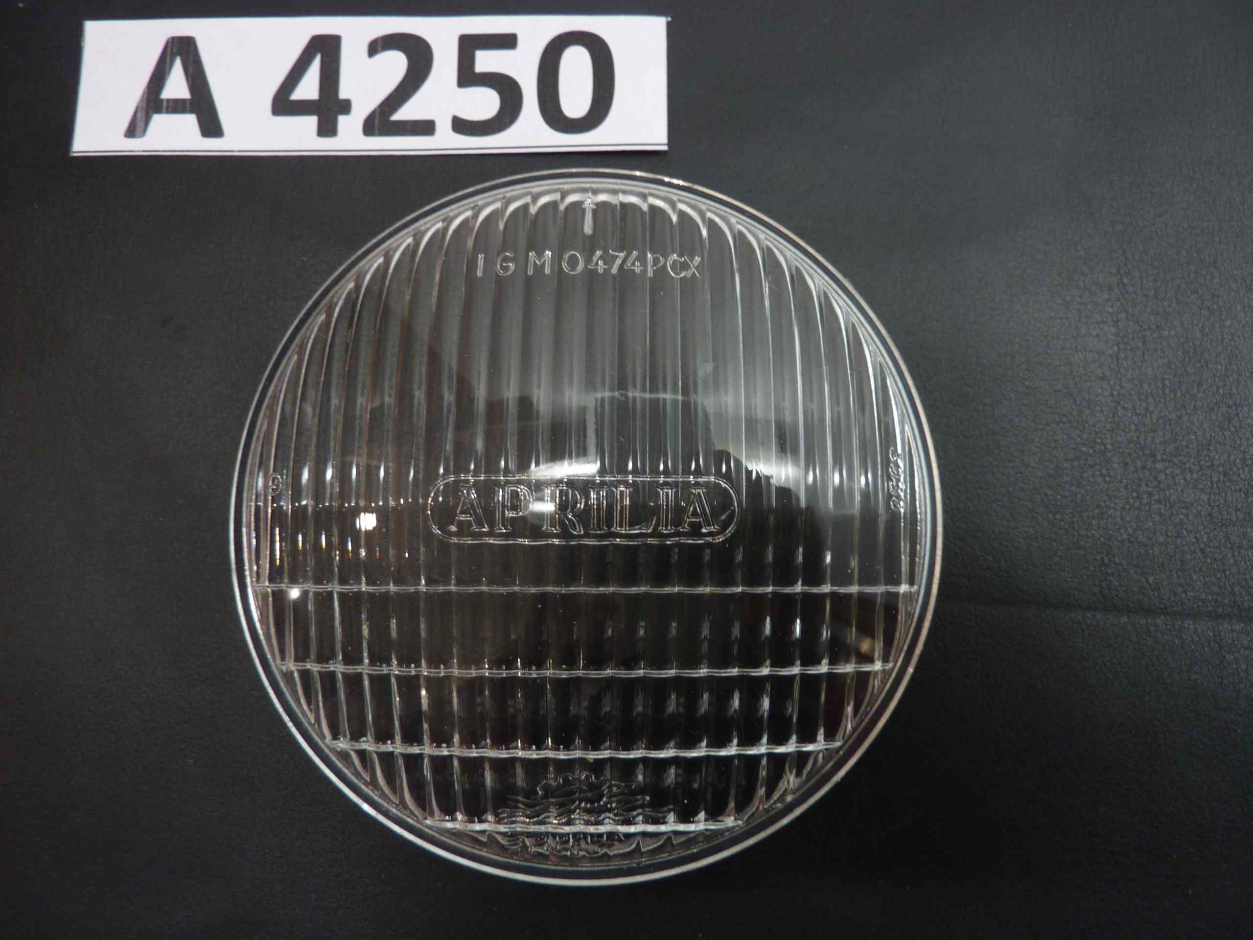 Vetro faro Aprilia 3938 IGM 0474 PCX diam 93,7 - diam max 95 mm auto moto epoca
