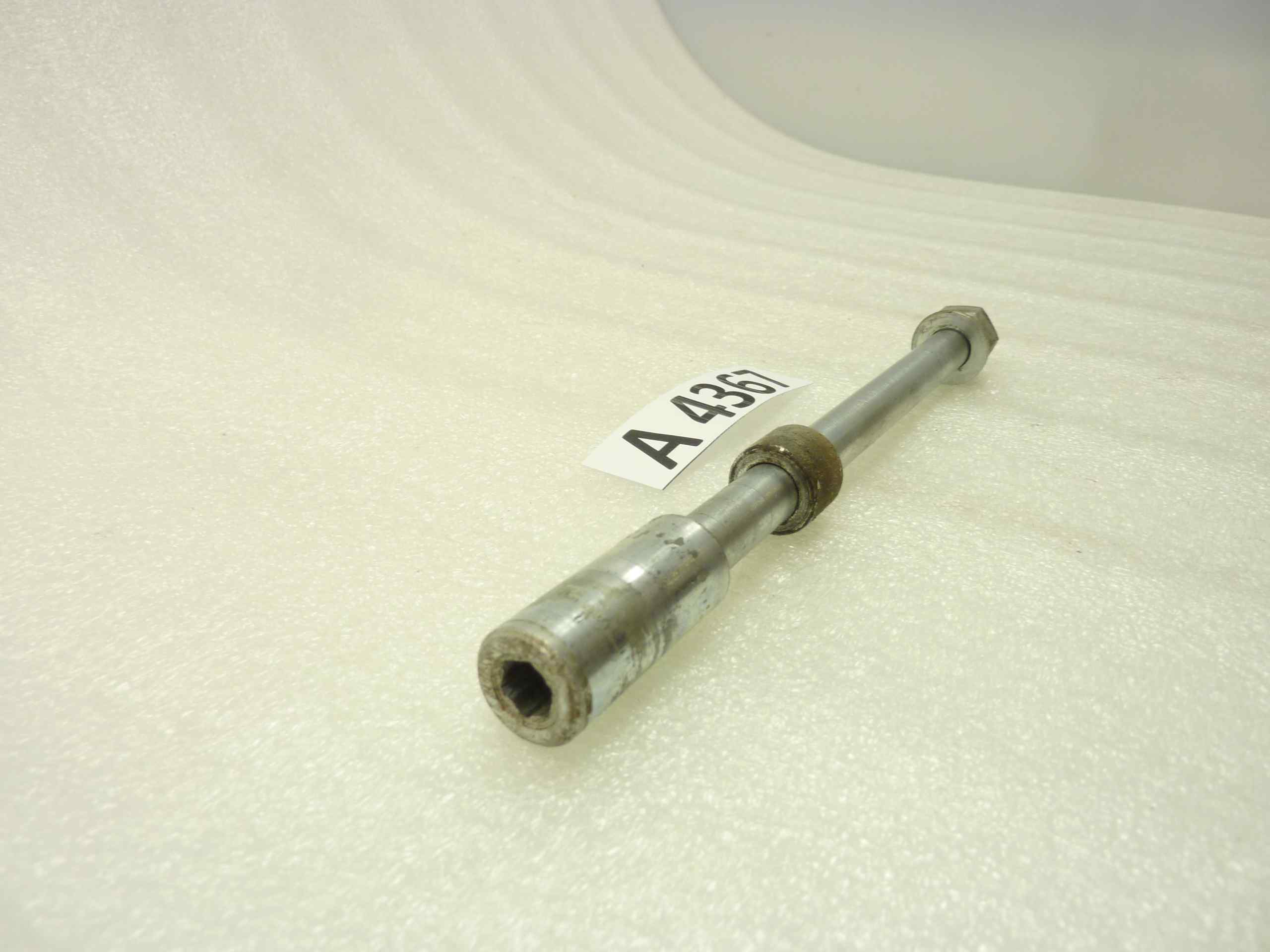 Aprilia Red Rose 50 America 90 perno ruota anteriore AP8225217 - immagine 2