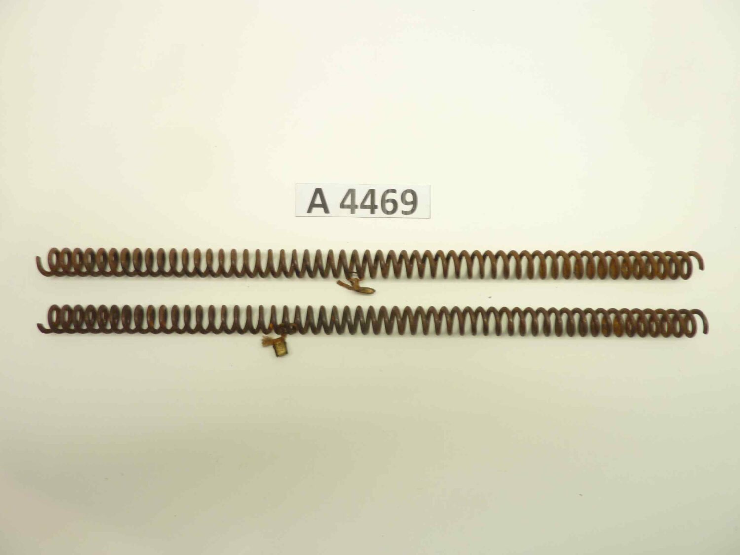 Guzzi coppia molle forcelle anteriori lungh 410 mm diam est 19 mm diam int 12 mm nuove fondo di magazzino