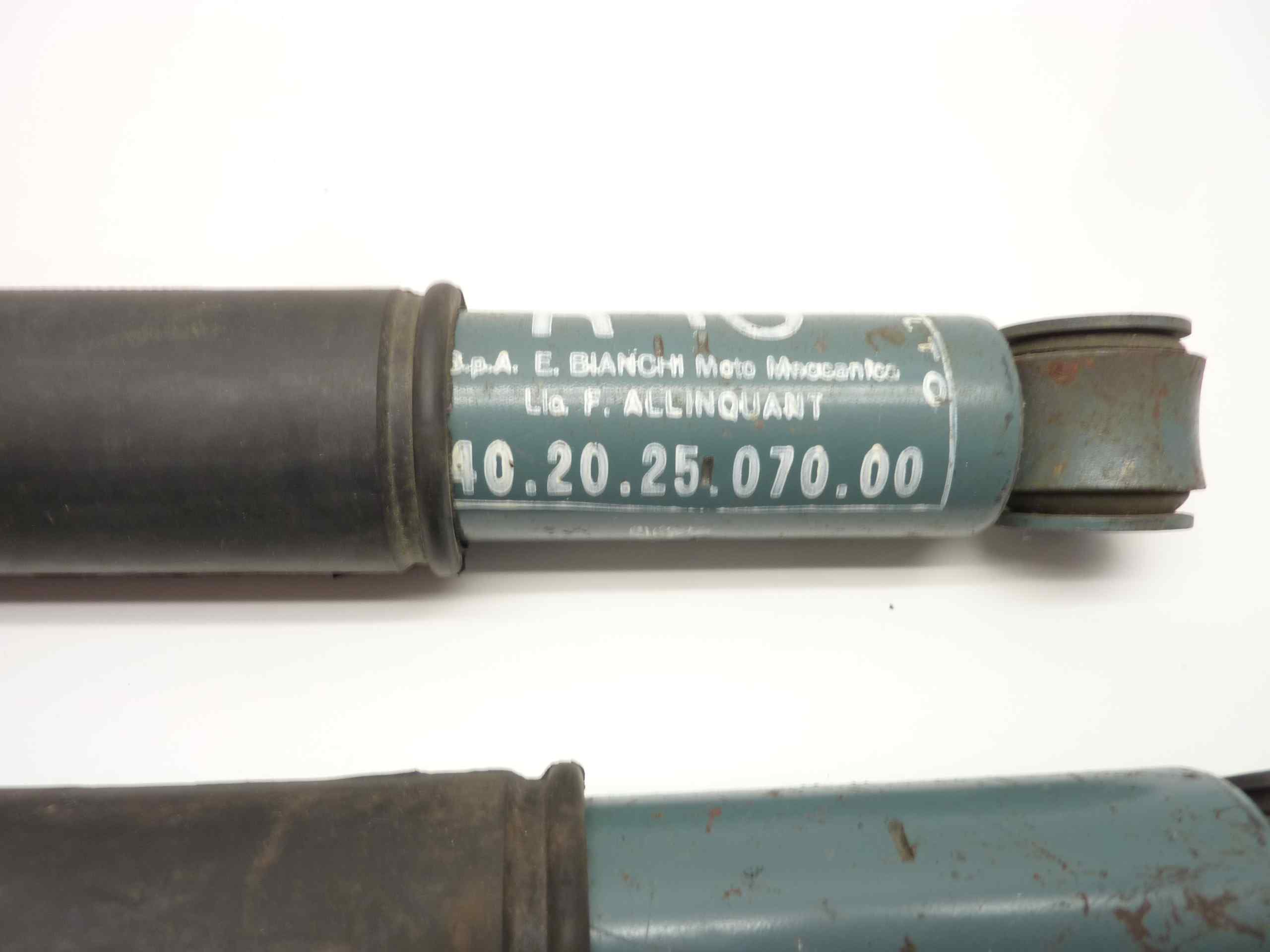 Ammortizzatori anteriori e posteriori auto epoca Bianchi R10 cod 140202107000 140202507000 interarsse ant 28 mm e post 38,4 cod 2540 nuove fondo di magazzino - immagine 3