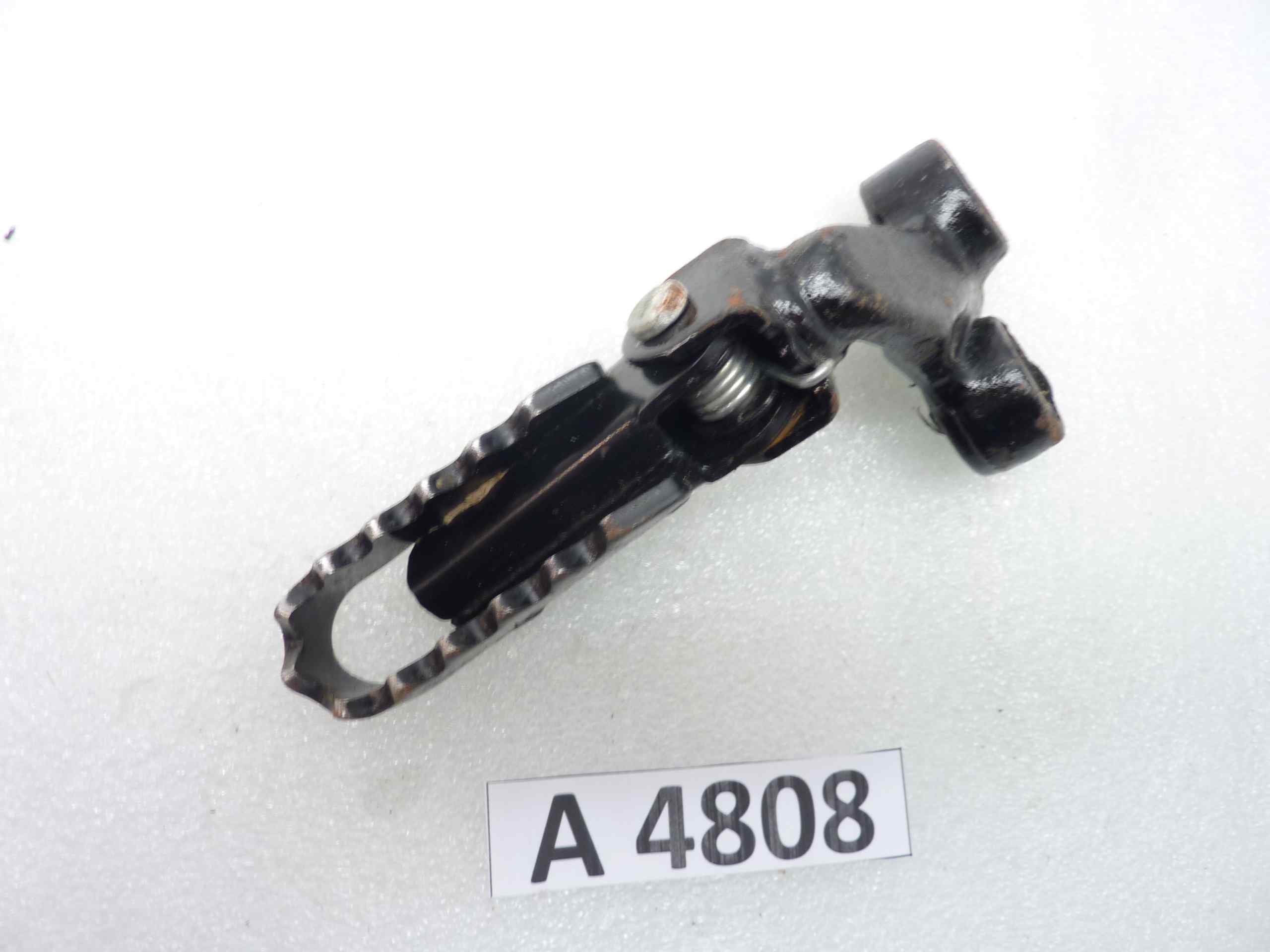 Suzuki DR 650 RS 90 pedalino poggiapiedi anteriore sinistro - immagine 5