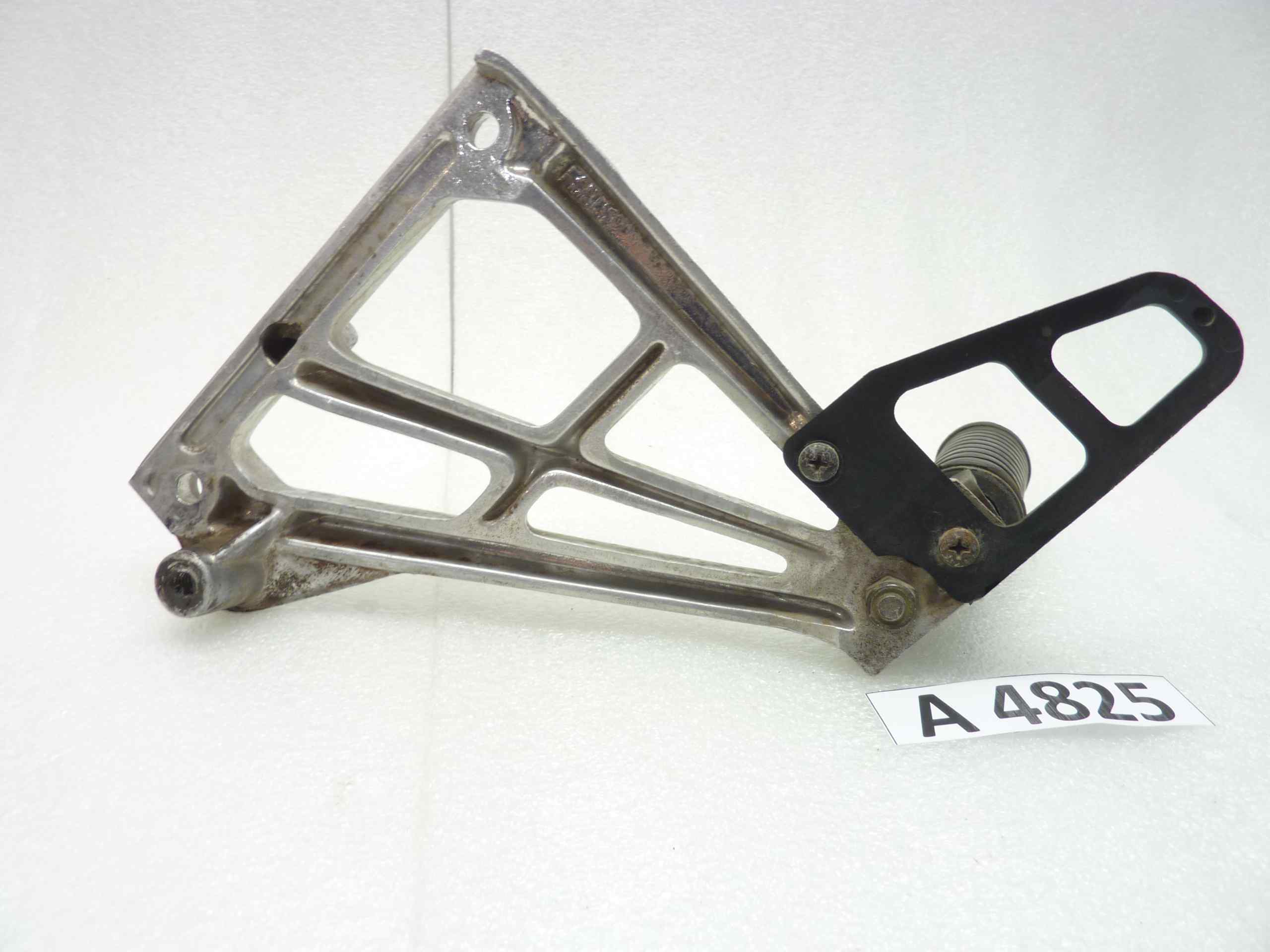 Fantic Raider 250 staffa poggiapiedi posteriore destro - immagine 3