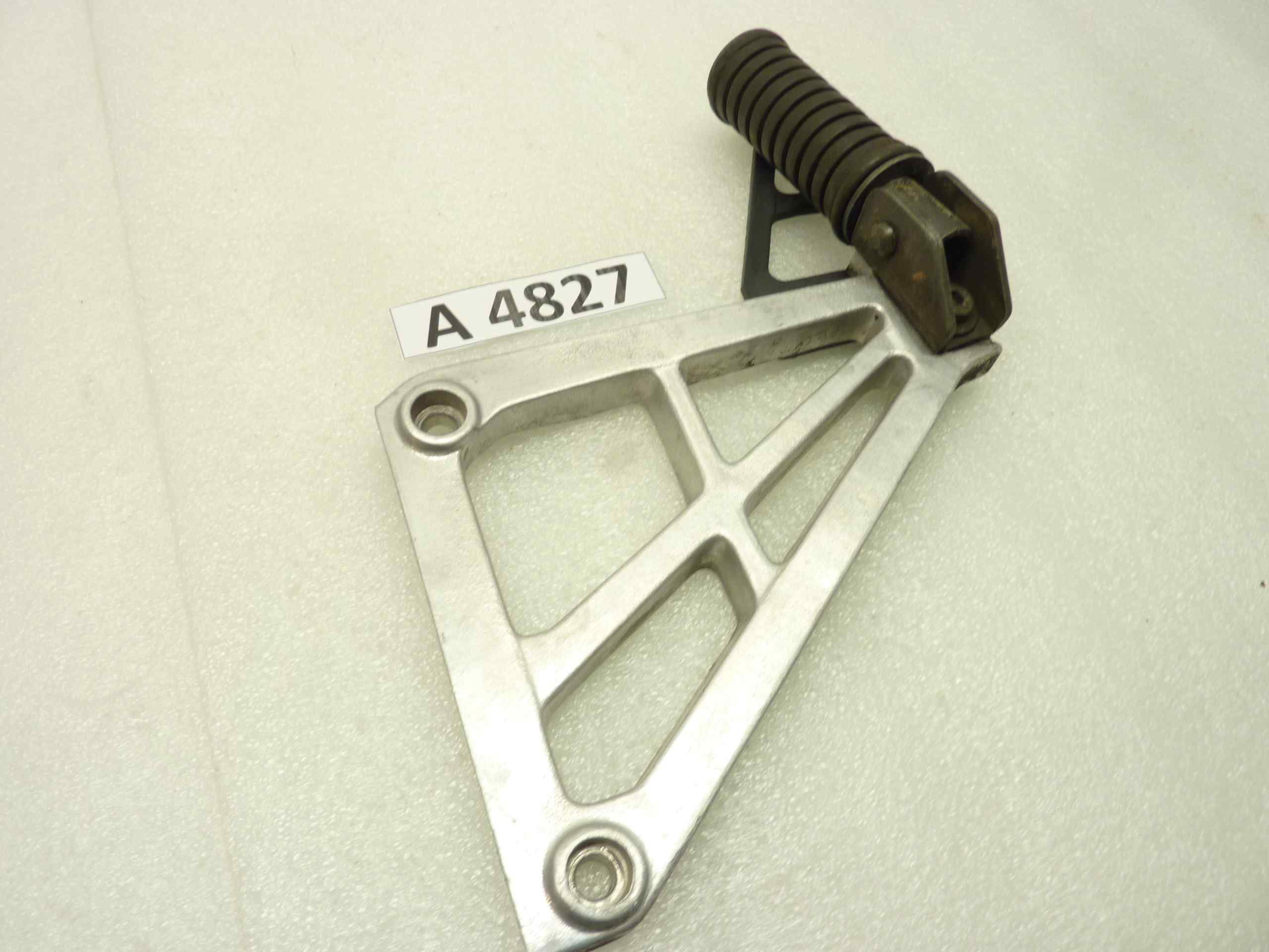 Fantic Raider 250 staffa poggiapiedi posteriore sinistro - immagine 2