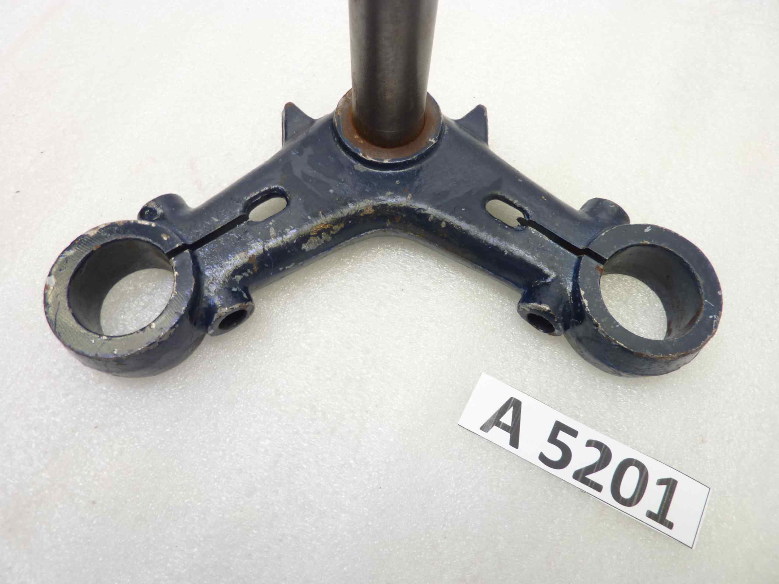 Guzzi Nuovo Falcone piastra di sterzo inferiore 10494000 nuovo fondo di magazzino - immagine 2