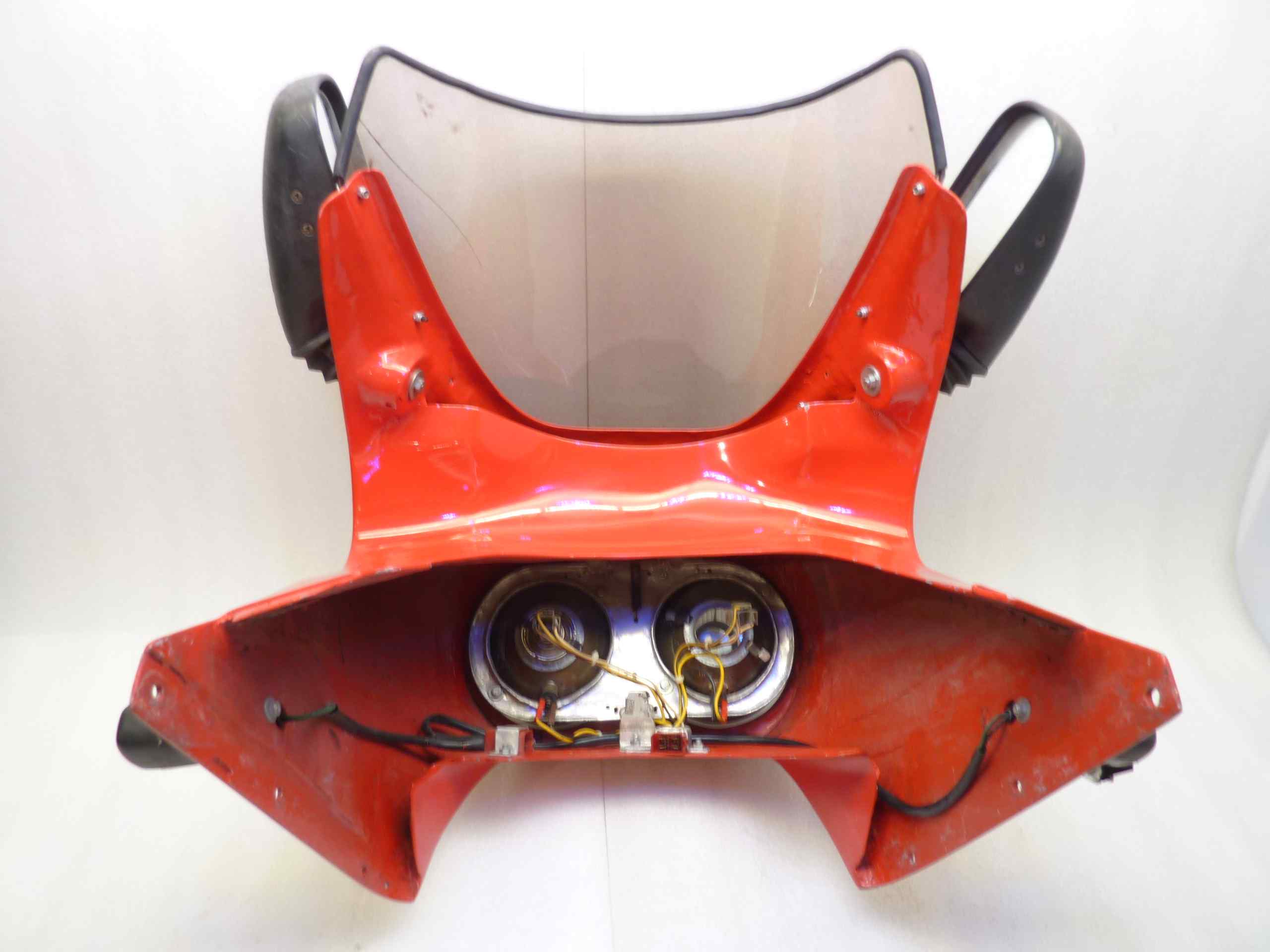 Kit carene Guzzi telaio Tonti artigianali 750 850 1000 V7 Sport Le mans SP T3 e compatibili con telaio Tonti, il kit comprende un codone monoposto, codone biposto con unghie monoposto, parafango anteriore, carena centrale superiore copri serbatoio, carene laterali-inferiori con telaio e clacson, cupolino anteriore con fari Carello, no chiavi per serrature. ritiro a mano presso la Ns sede a Vigevano (PV) - immagine 5
