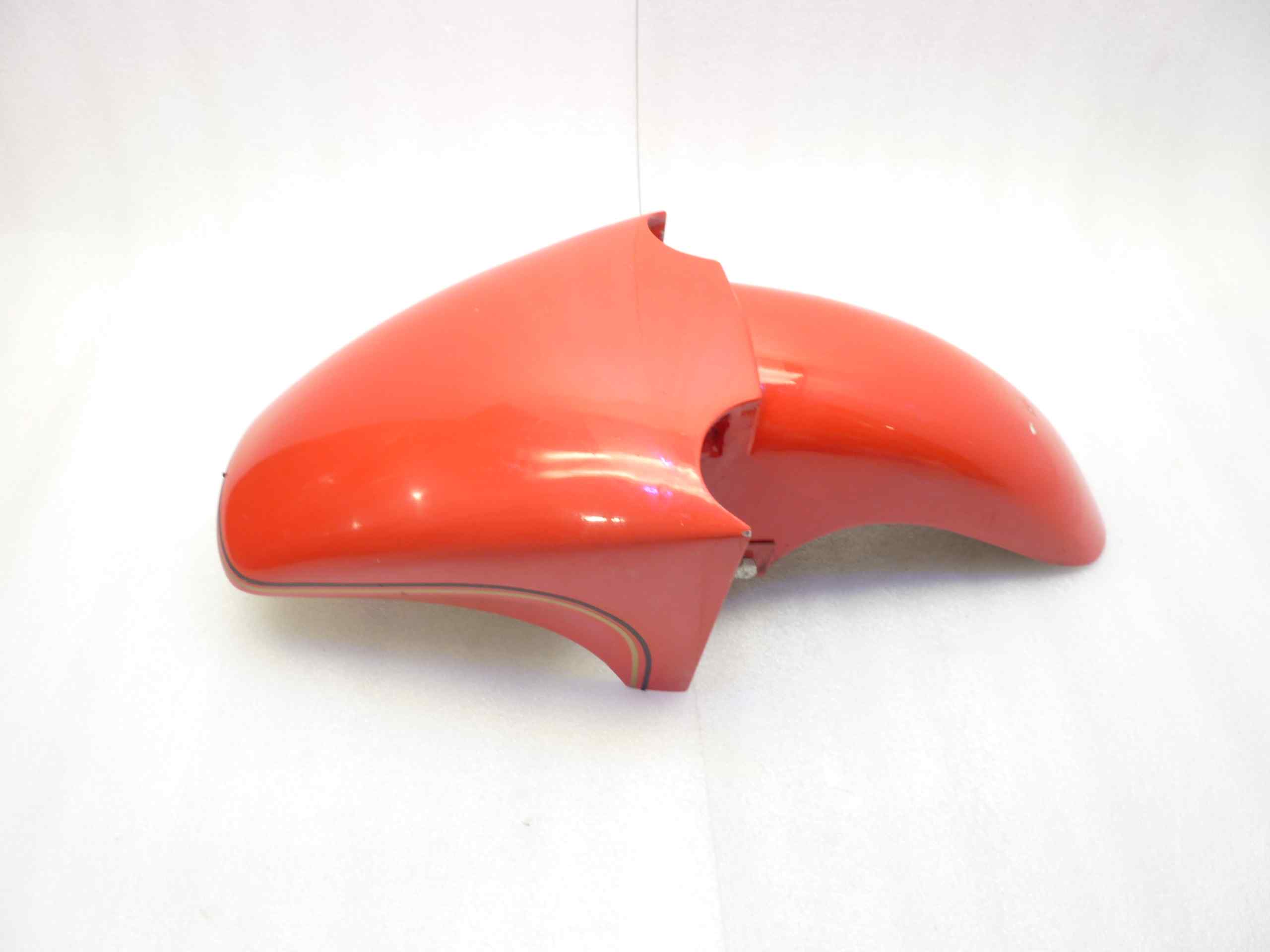 Kit carene Guzzi telaio Tonti artigianali 750 850 1000 V7 Sport Le mans SP T3 e compatibili con telaio Tonti, il kit comprende un codone monoposto, codone biposto con unghie monoposto, parafango anteriore, carena centrale superiore copri serbatoio, carene laterali-inferiori con telaio e clacson, cupolino anteriore con fari Carello, no chiavi per serrature. ritiro a mano presso la Ns sede a Vigevano (PV) - immagine 6