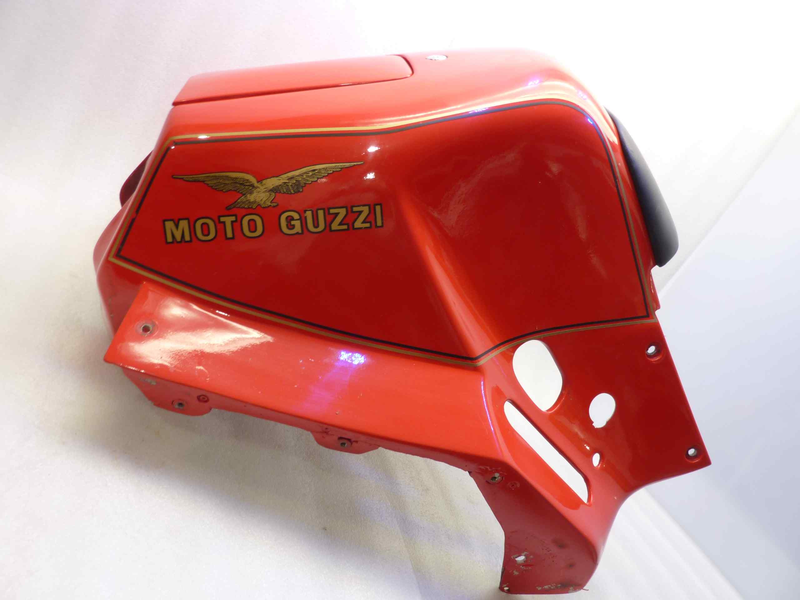 Kit carene Guzzi telaio Tonti artigianali 750 850 1000 V7 Sport Le mans SP T3 e compatibili con telaio Tonti, il kit comprende un codone monoposto, codone biposto con unghie monoposto, parafango anteriore, carena centrale superiore copri serbatoio, carene laterali-inferiori con telaio e clacson, cupolino anteriore con fari Carello, no chiavi per serrature. ritiro a mano presso la Ns sede a Vigevano (PV) - immagine 10
