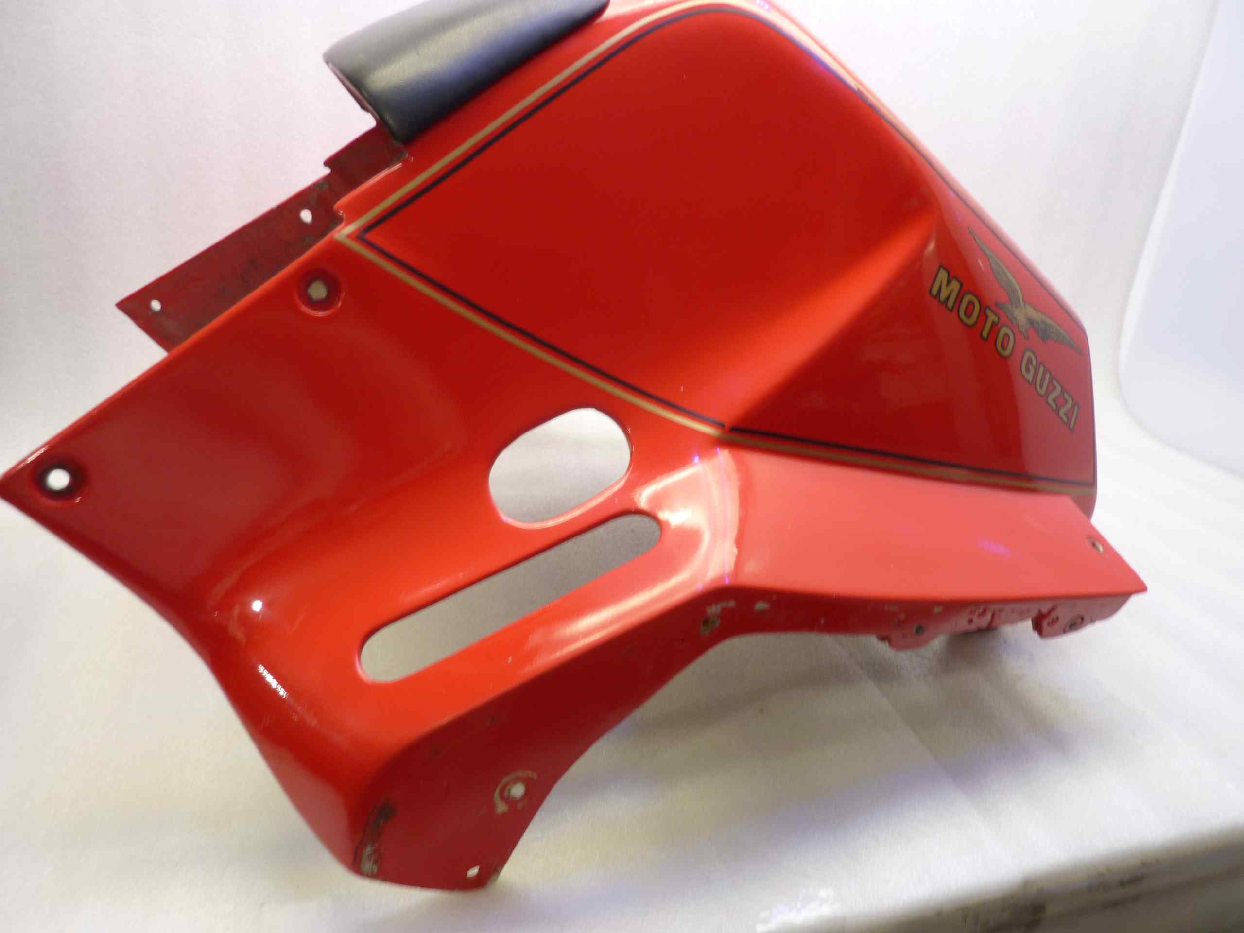 Kit carene Guzzi telaio Tonti artigianali 750 850 1000 V7 Sport Le mans SP T3 e compatibili con telaio Tonti, il kit comprende un codone monoposto, codone biposto con unghie monoposto, parafango anteriore, carena centrale superiore copri serbatoio, carene laterali-inferiori con telaio e clacson, cupolino anteriore con fari Carello, no chiavi per serrature. ritiro a mano presso la Ns sede a Vigevano (PV) - immagine 12