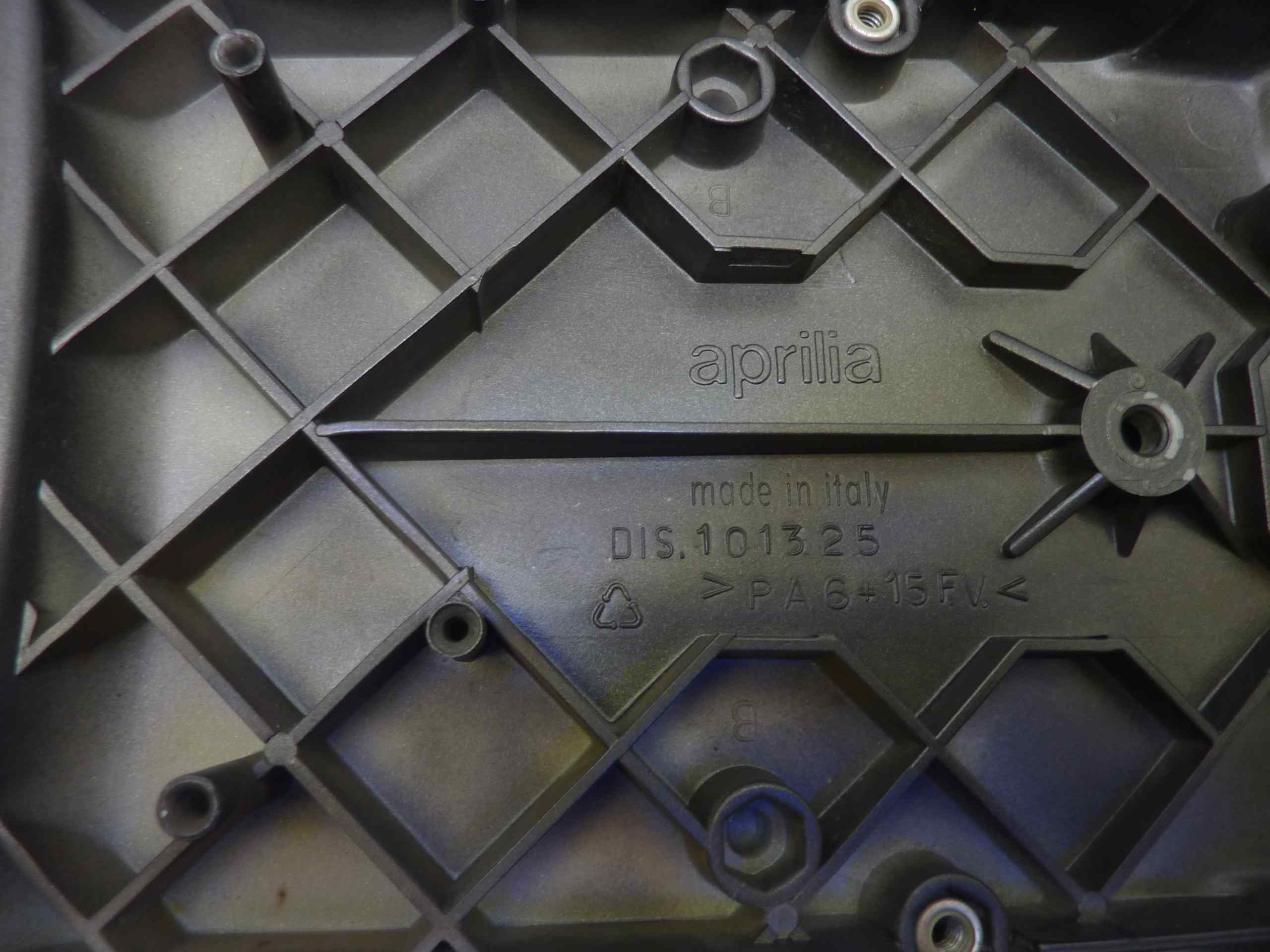 Aprilia Pegaso 650 IE 01-04 portapacchi top case maniglie passeggero - immagine 6