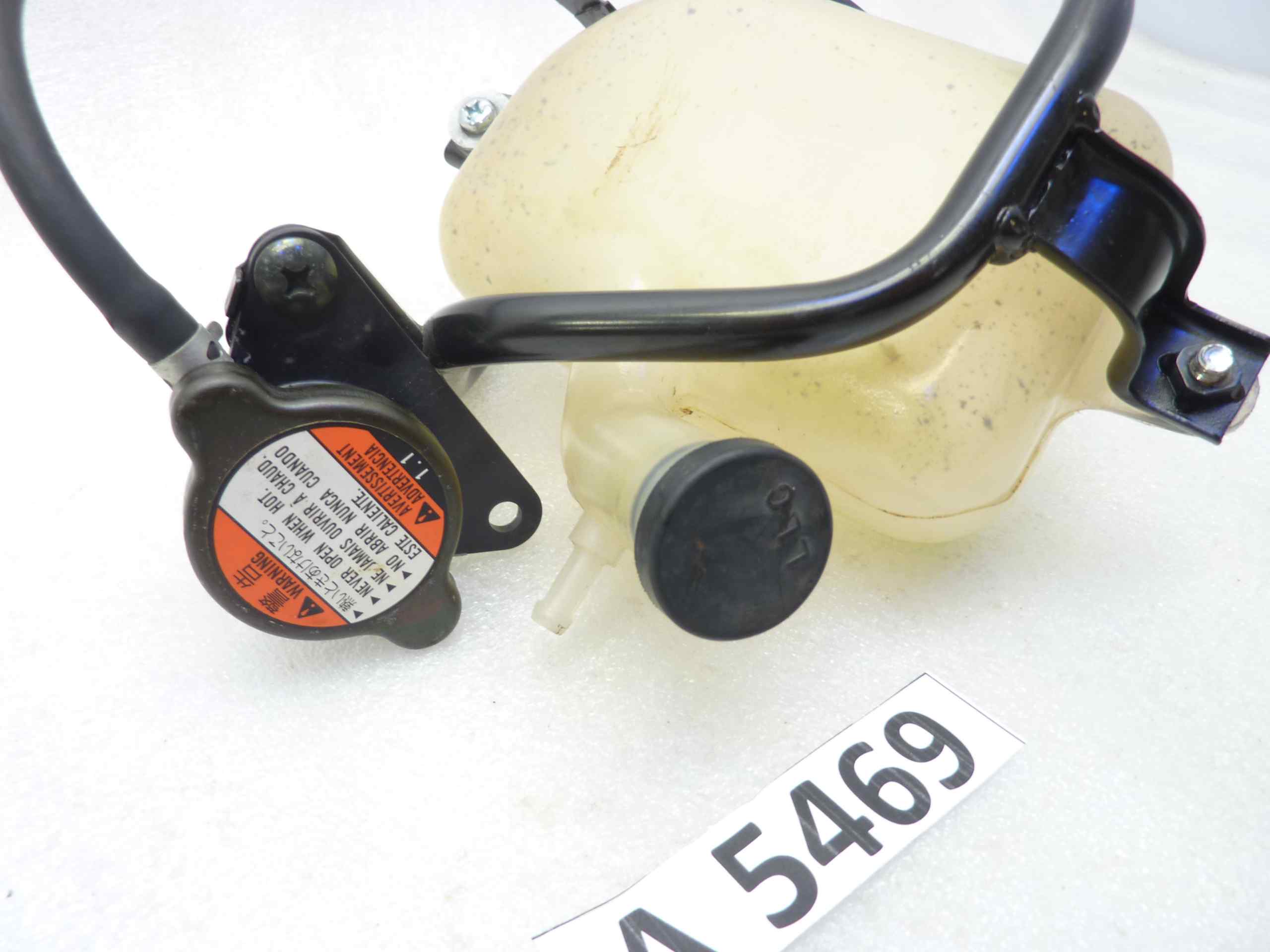 Serbatoio liquido raffreddamento Suzuki Burgman 400 '01 con staffa - immagine 2