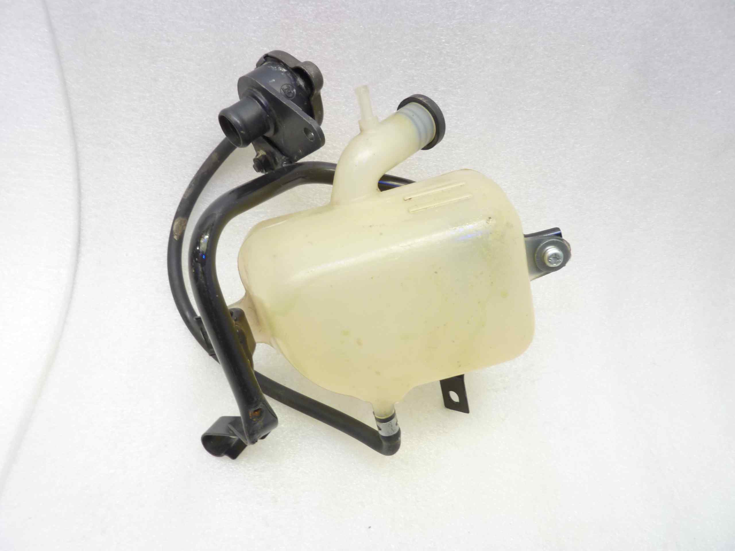 Serbatoio liquido raffreddamento Suzuki Burgman 400 '01 con staffa - immagine 4