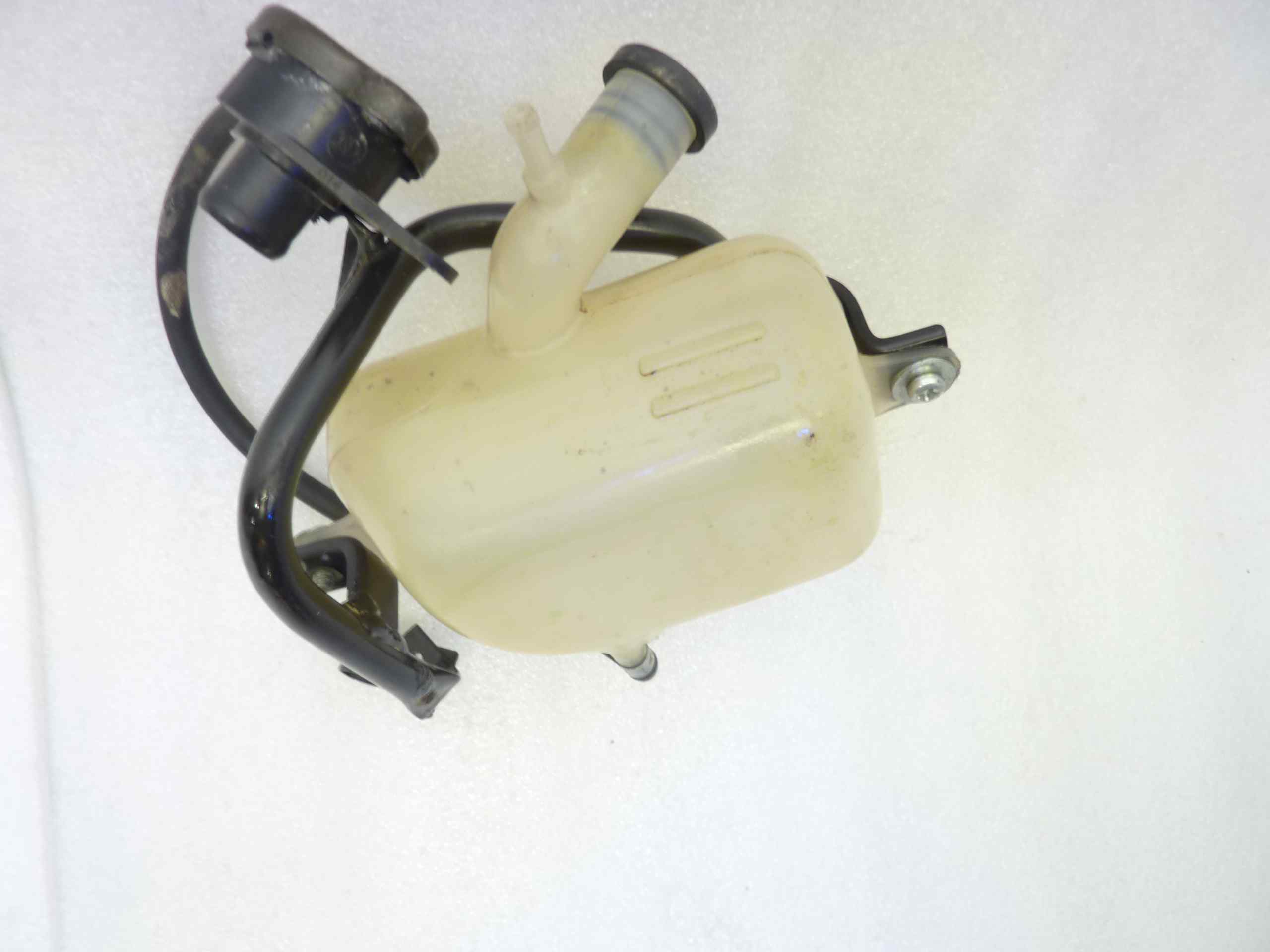 Serbatoio liquido raffreddamento Suzuki Burgman 400 '01 con staffa - immagine 5