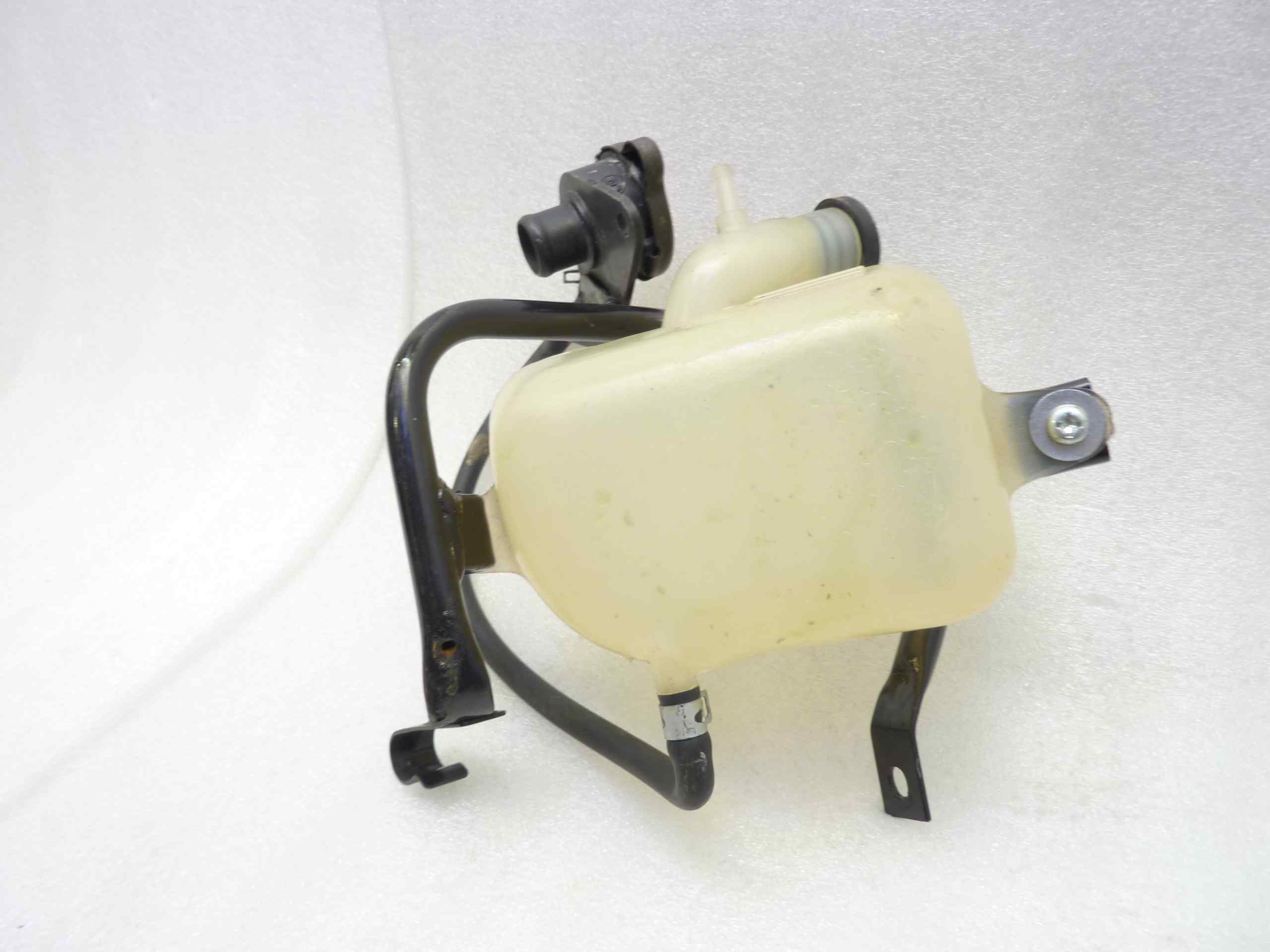 Serbatoio liquido raffreddamento Suzuki Burgman 400 '01 con staffa - immagine 6