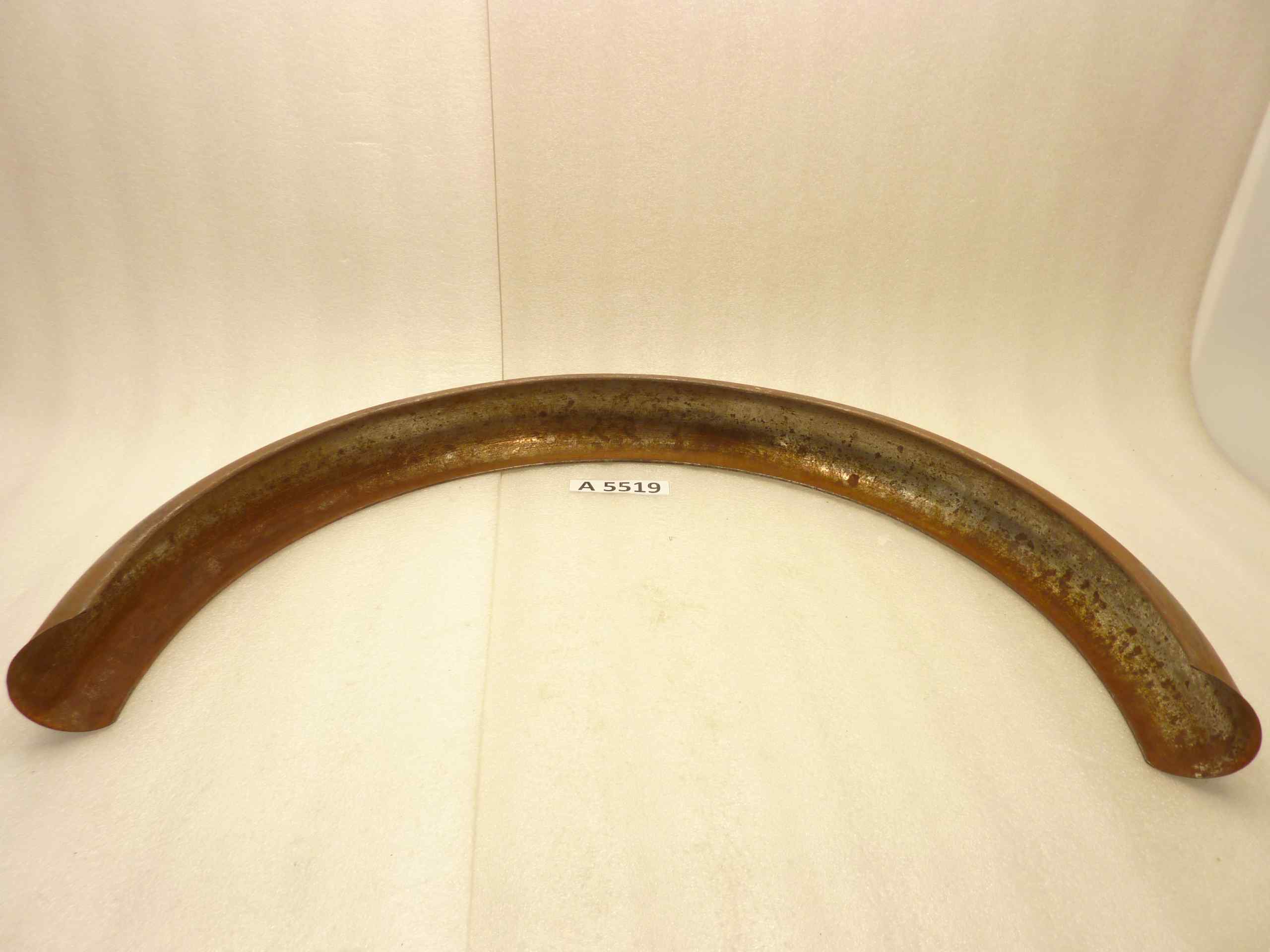 Parafango moto epoca da corsa anteriore NUOVO lunghezza 70 cm - larghezza interna 7,7 cm - atezza totale 41,5 cm - immagine 4