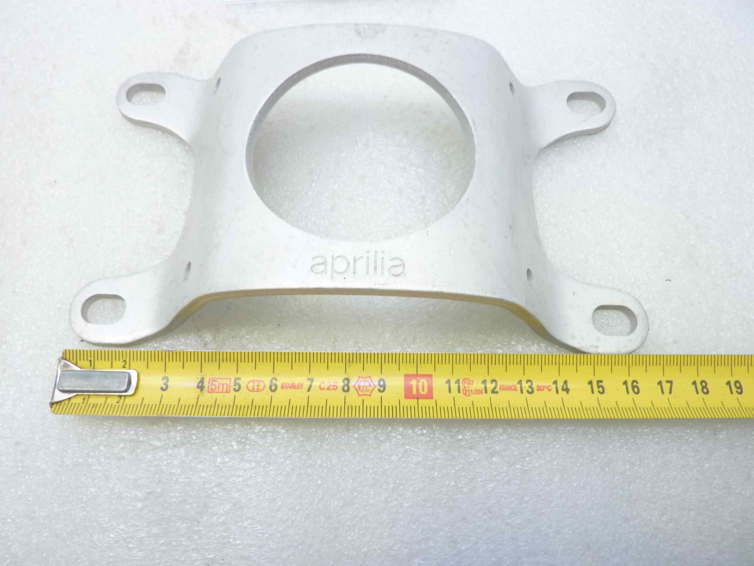 Staffa piastra supporto parafango Aprilia - immagine 4
