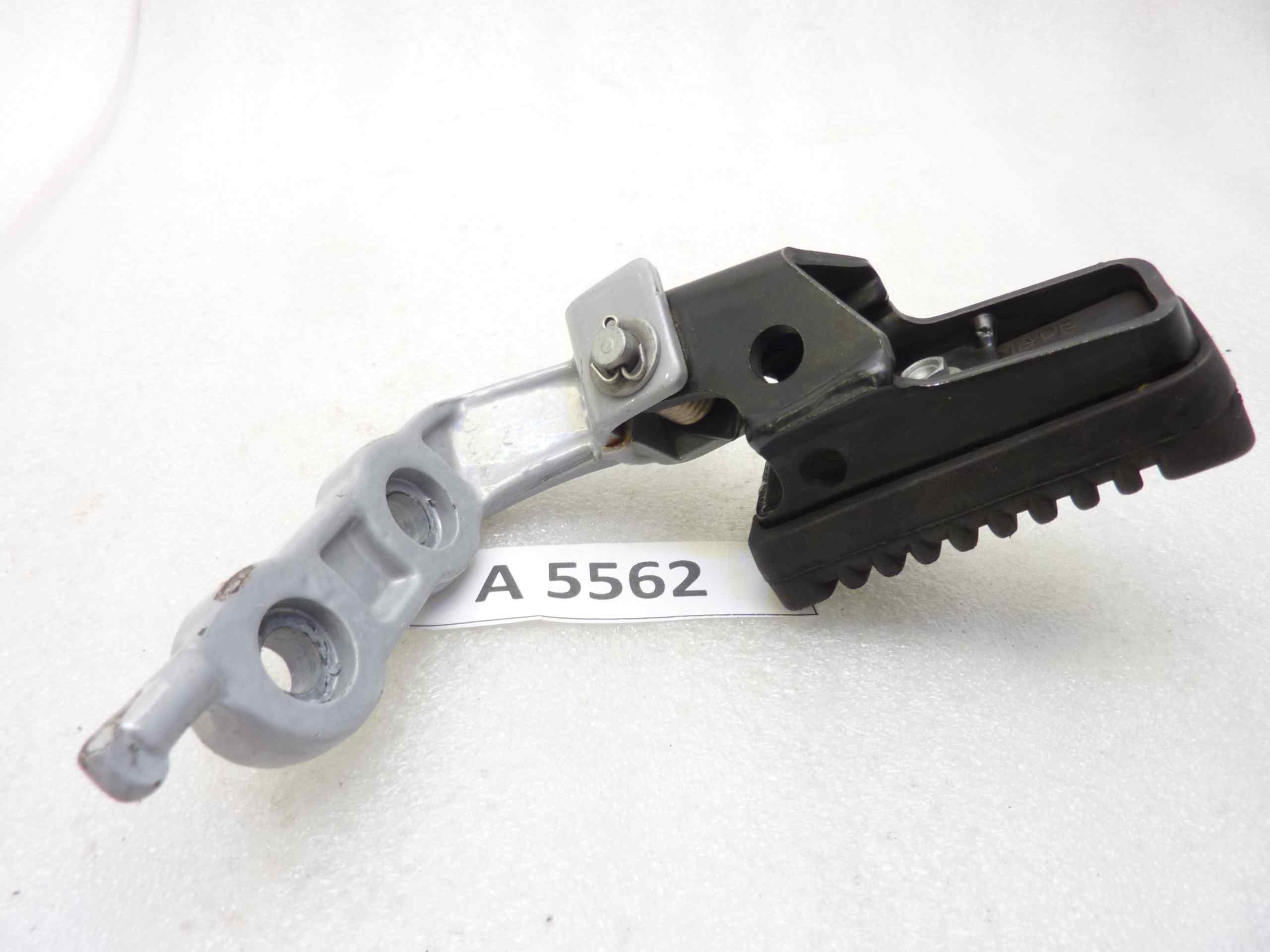Staffa pedalino poggiapiedi Aprilia Pegaso 650 97-00 anteriore sinistra - immagine 6