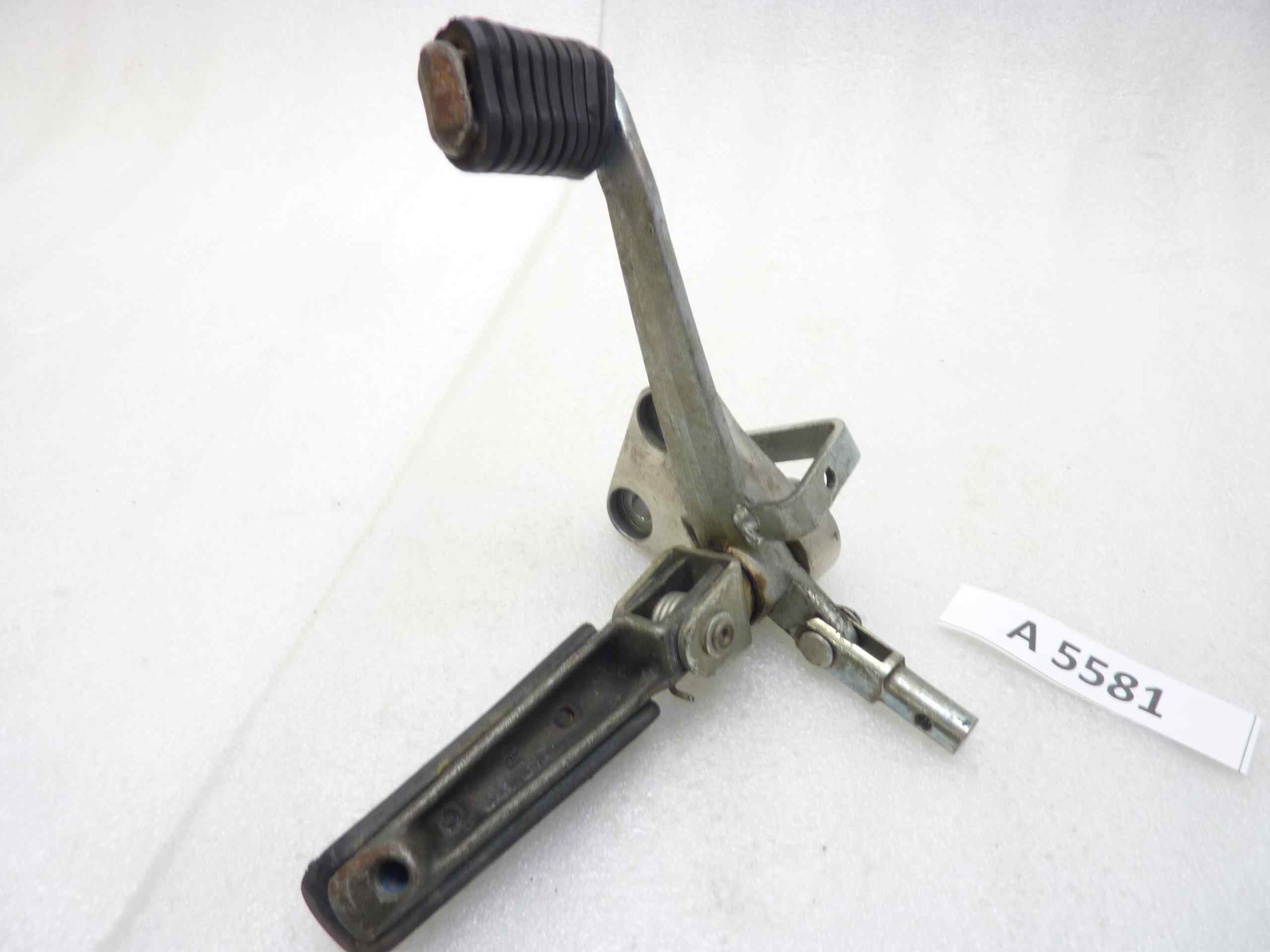 Staffa pedalino poggiapiedi Yamaha FZ 600 86 46X00 anteriore destra leva freno storta - immagine 5